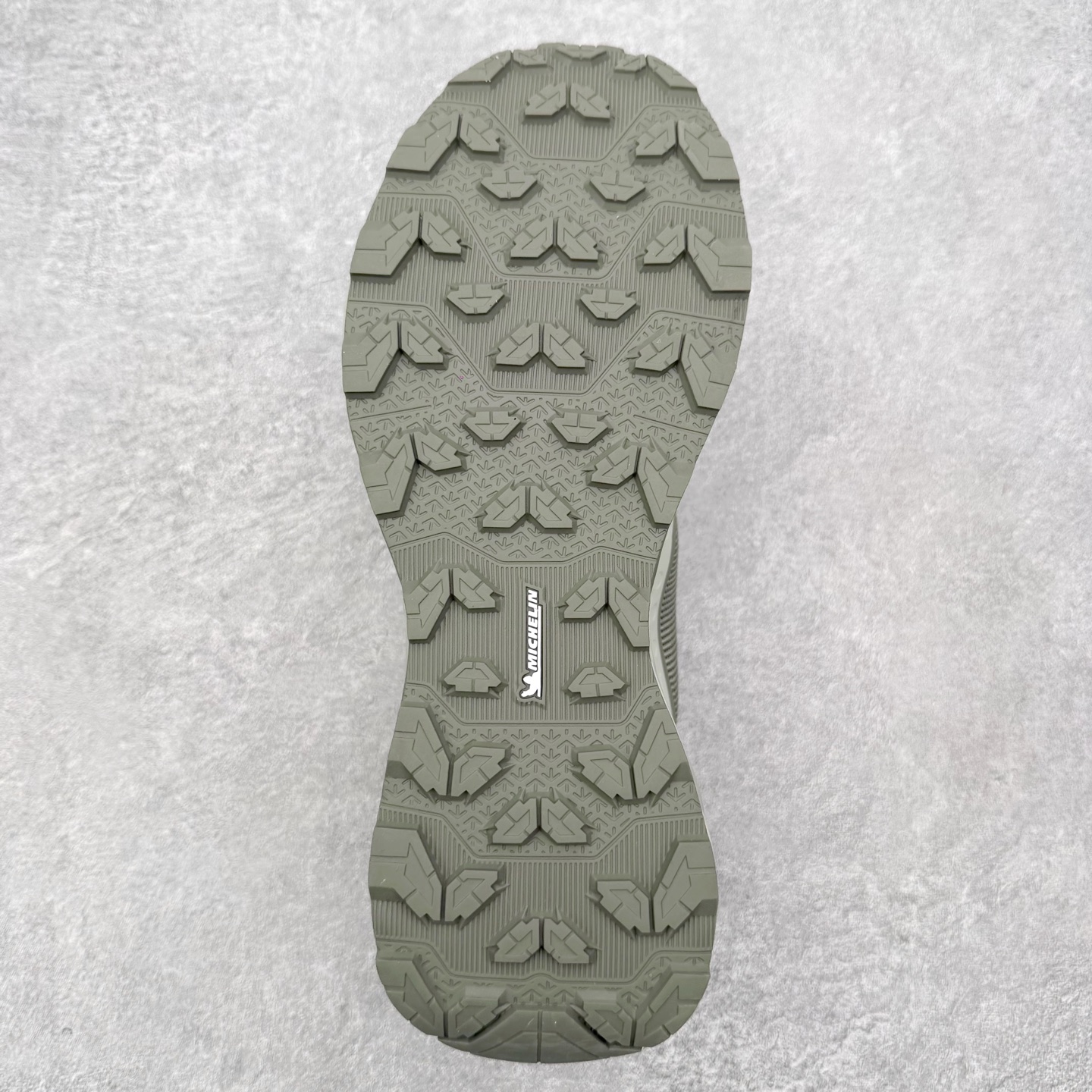 迪桑特DESCENTE Enerzite MTN SPRINT WIRE GTX 舒适通勤BOA 跑步鞋