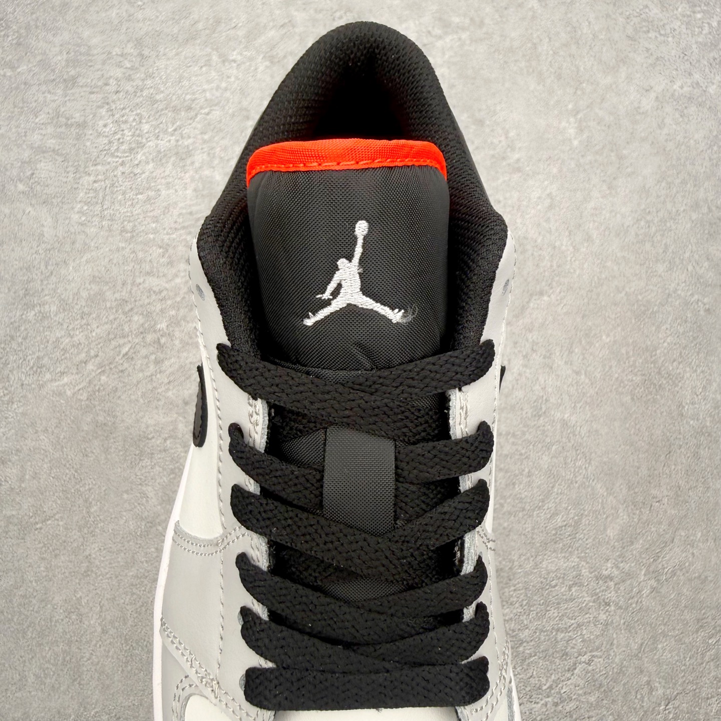 Air Jordan AJ1 Low 低帮 黑灰红 -045 终端优势供应 市面中低帮最具代表性版本没有