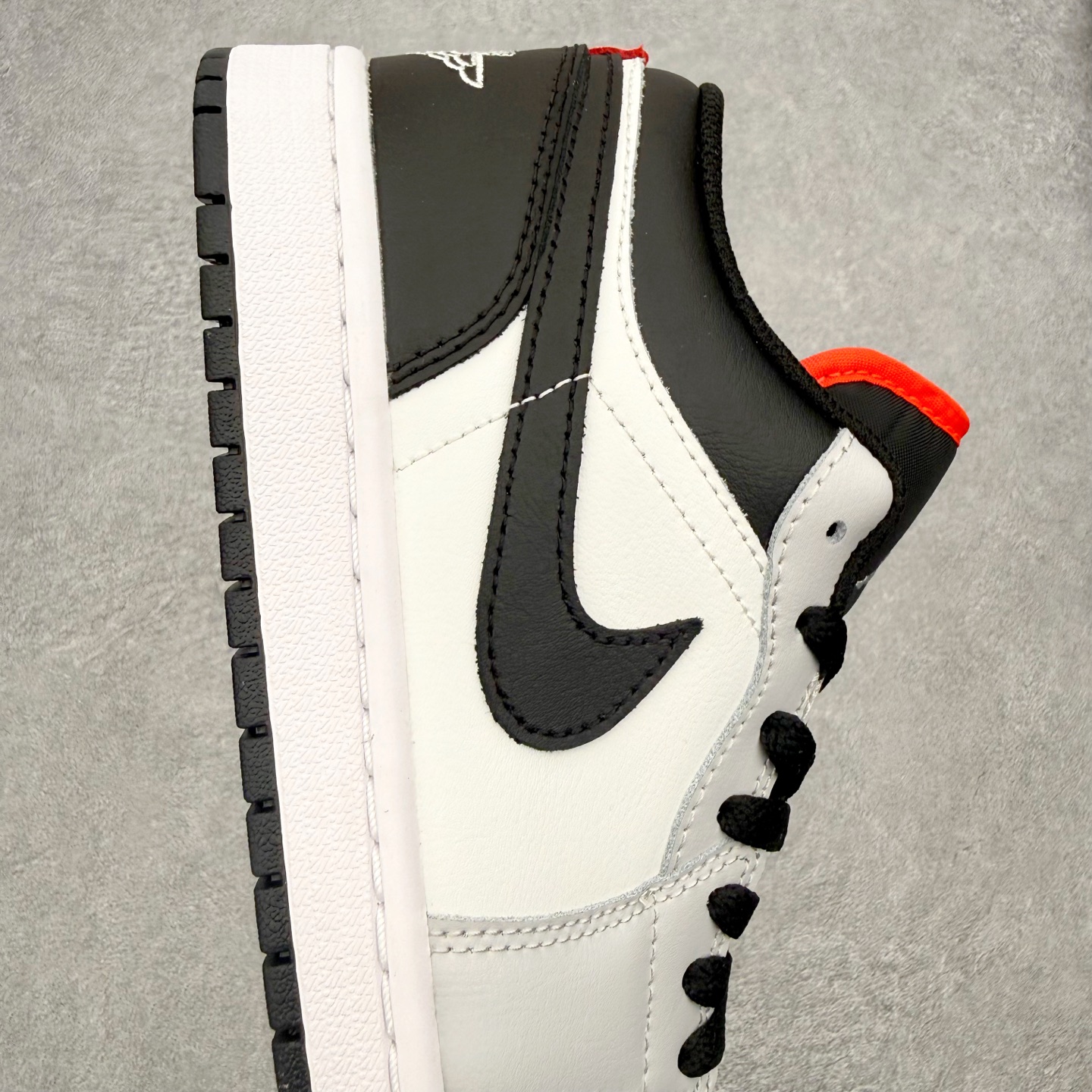 Air Jordan AJ1 Low 低帮 黑灰红 -045 终端优势供应 市面中低帮最具代表性版本没有