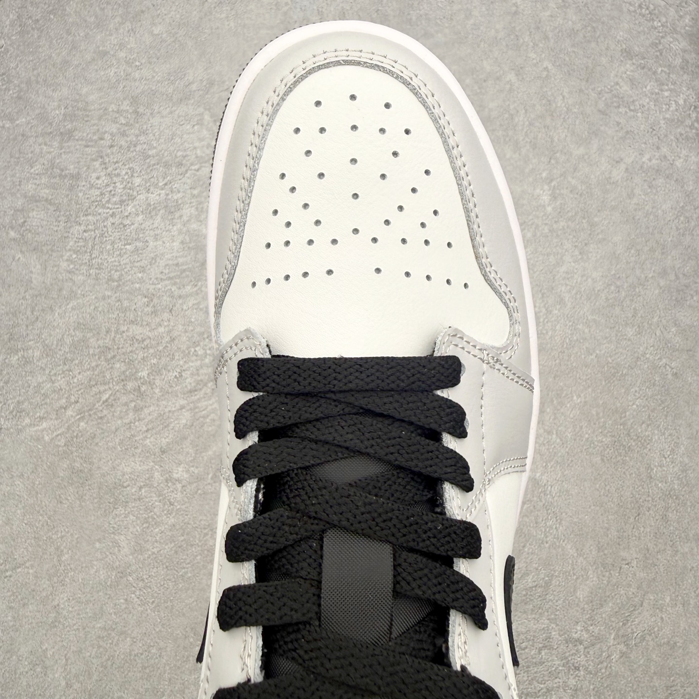 Air Jordan AJ1 Low 低帮 黑灰红 -045 终端优势供应 市面中低帮最具代表性版本没有
