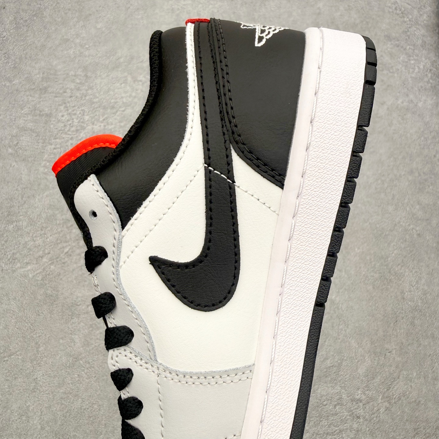 Air Jordan AJ1 Low 低帮 黑灰红 -045 终端优势供应 市面中低帮最具代表性版本没有