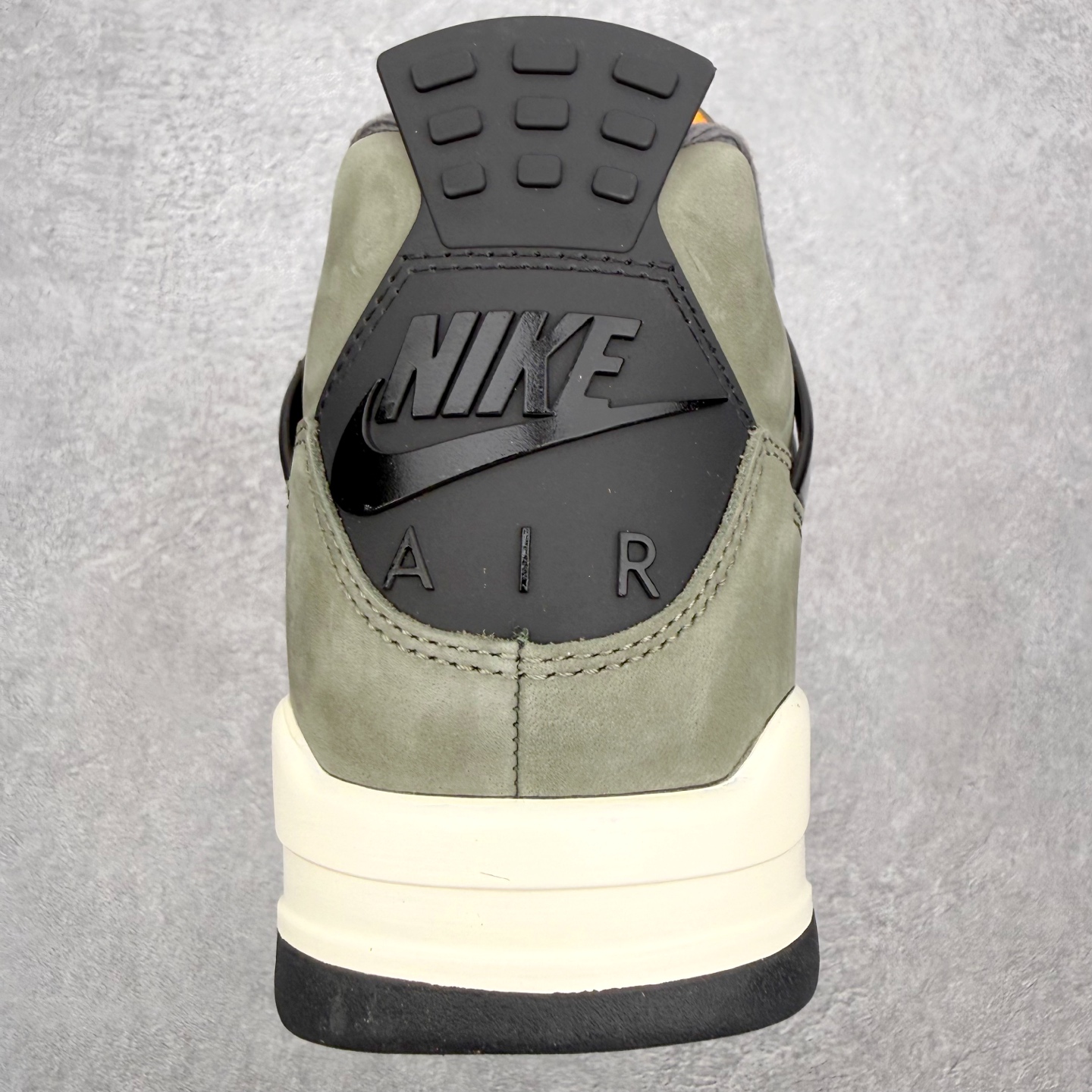 UNDEFEATED x Air Jordan AJ4 联名军绿黑 IB1519-200 原厂头层皮料 