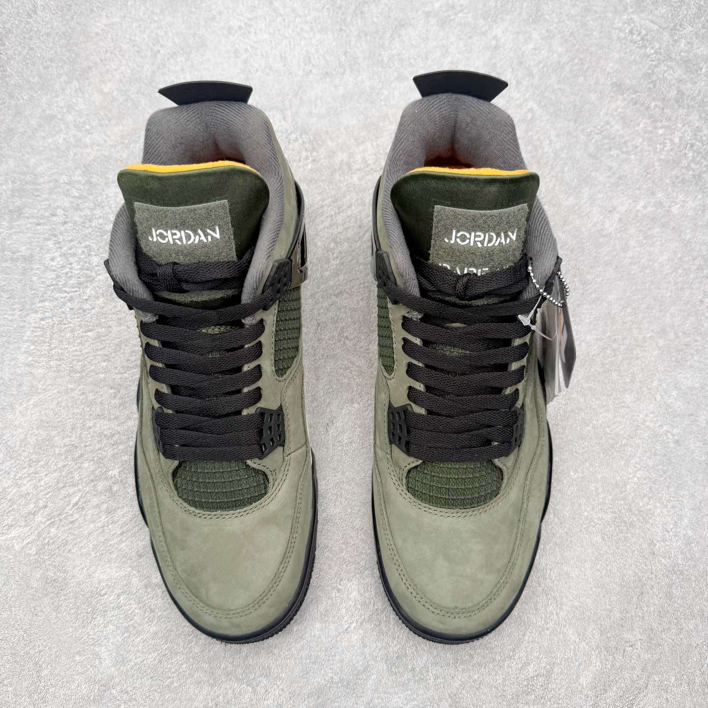 UNDEFEATED x Air Jordan AJ4 联名军绿黑 IB1519-200 原厂头层皮料 