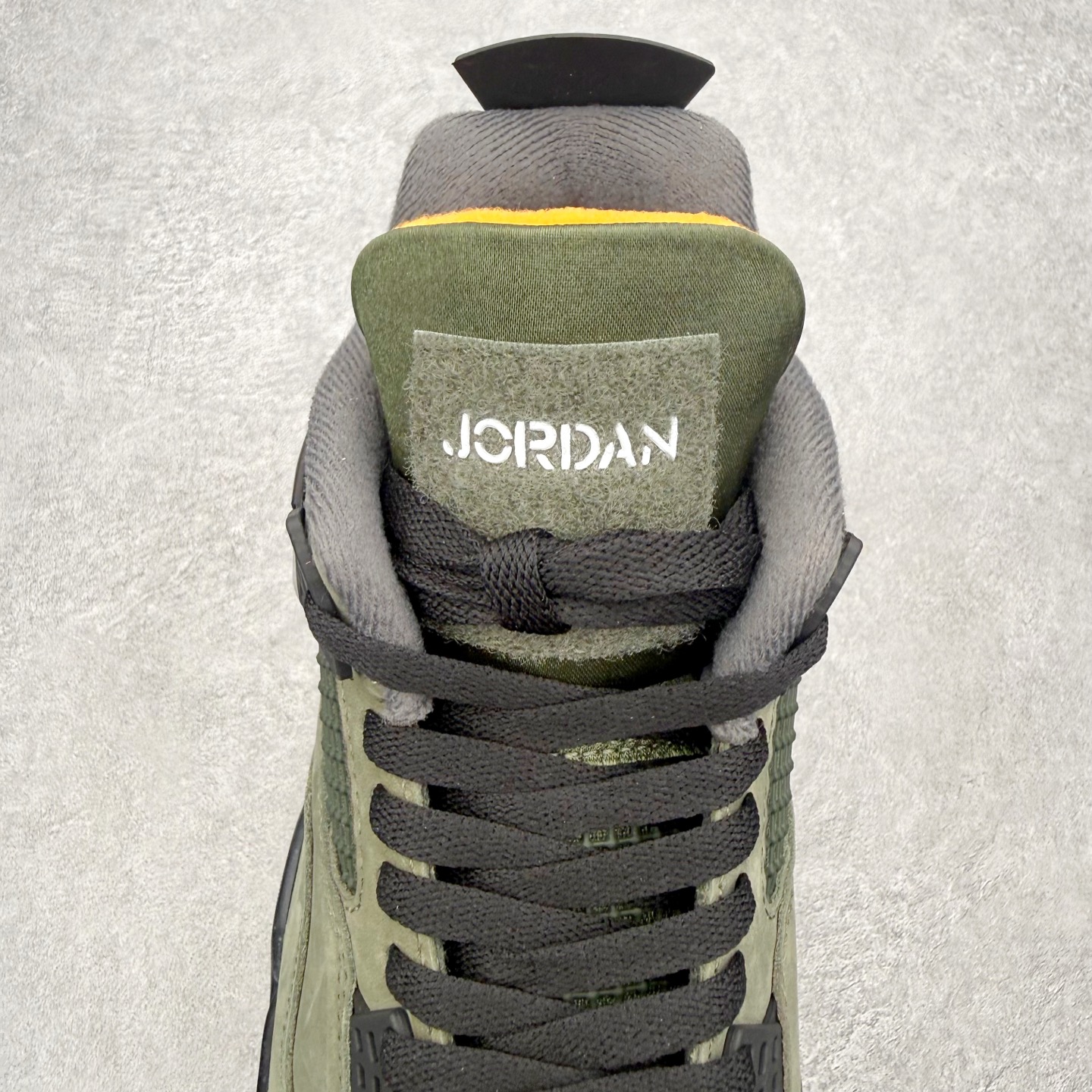 UNDEFEATED x Air Jordan AJ4 联名军绿黑 IB1519-200 原厂头层皮料 