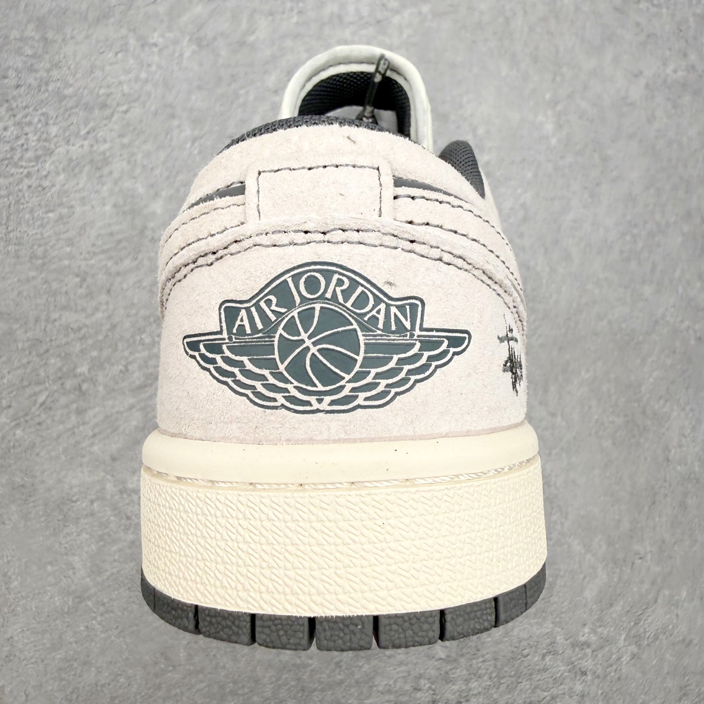 ＃福利特价‼️Air Jordan AJ1 Low 低帮联名定制配色 原厂内置气垫魔块 A模大底 头层小