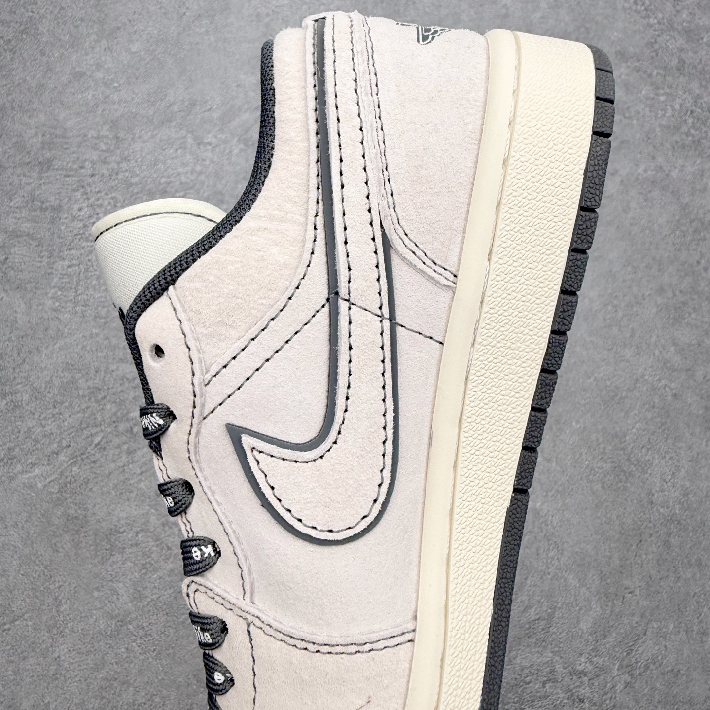 ＃福利特价‼️Air Jordan AJ1 Low 低帮联名定制配色 原厂内置气垫魔块 A模大底 头层小