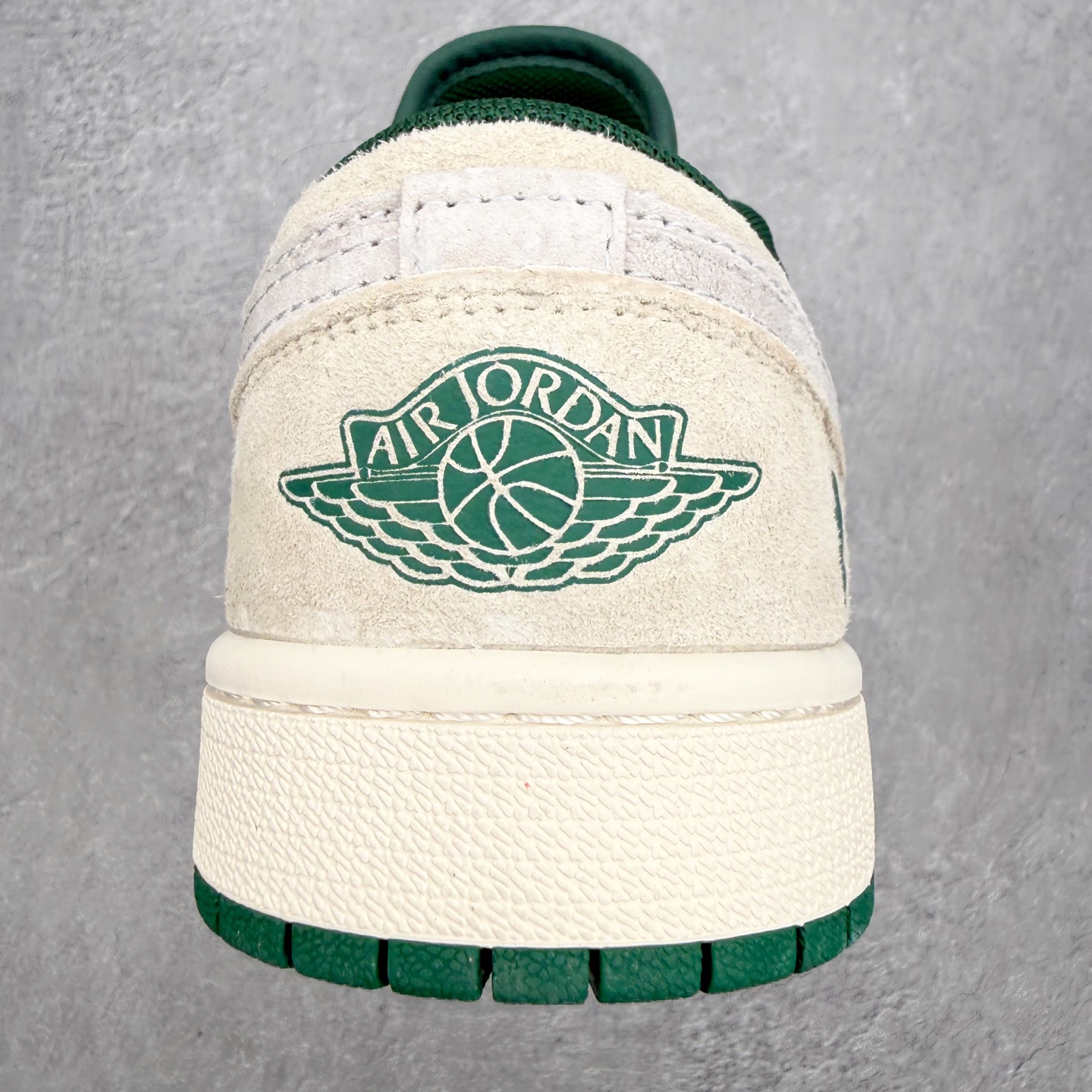 ＃福利特价‼️Air Jordan AJ1 Low 低帮联名定制配色 原厂内置气垫魔块 A模大底 头层小