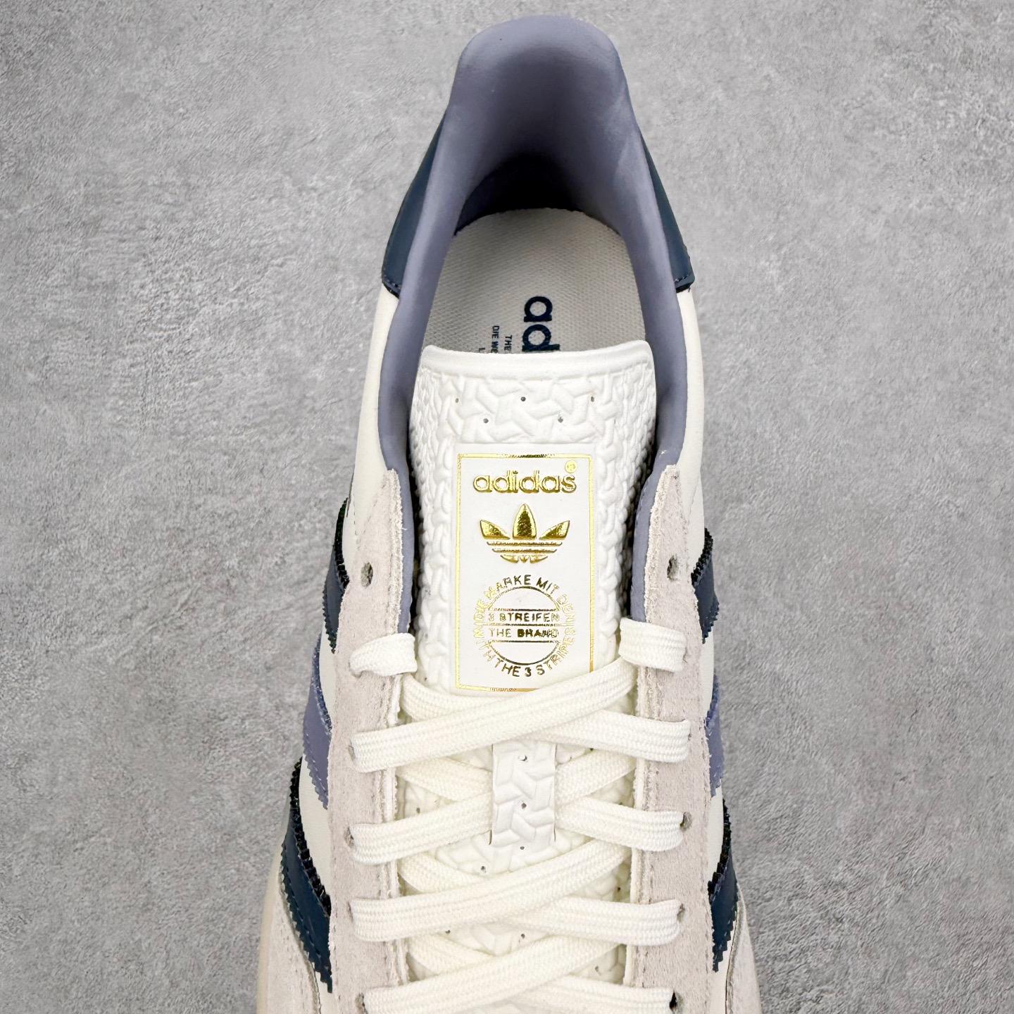 AD Gazelle Indoor Trainers 羚羊内训系列低帮复古百搭休闲运动德训风板鞋 IG1