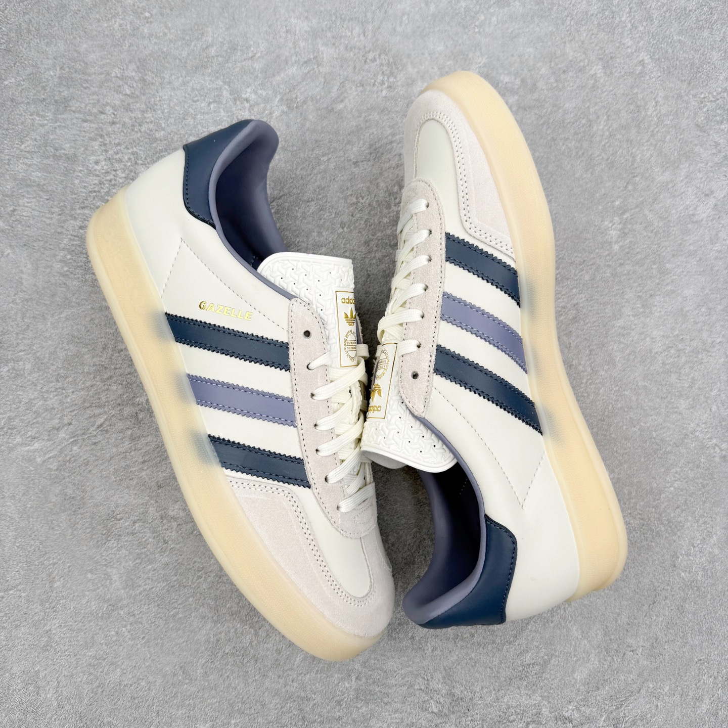 AD Gazelle Indoor Trainers 羚羊内训系列低帮复古百搭休闲运动德训风板鞋 IG1