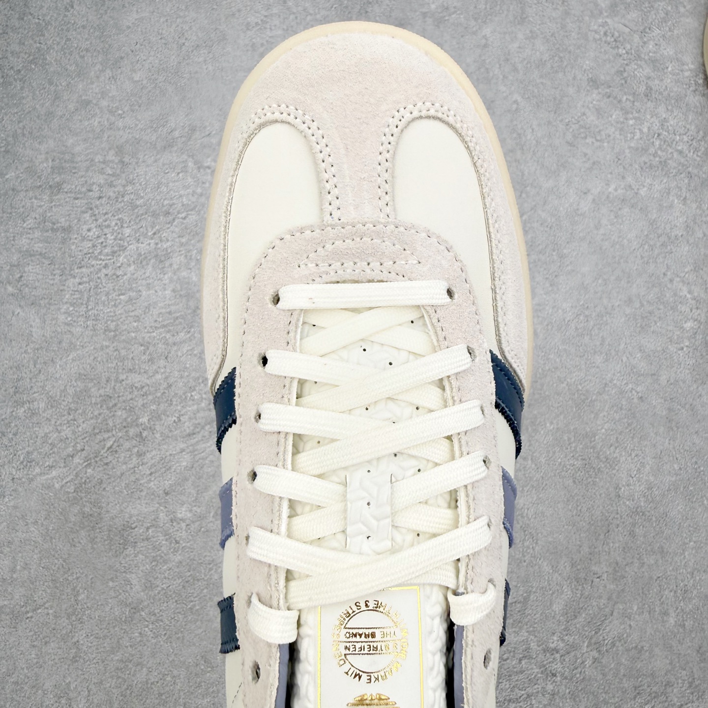 AD Gazelle Indoor Trainers 羚羊内训系列低帮复古百搭休闲运动德训风板鞋 IG1