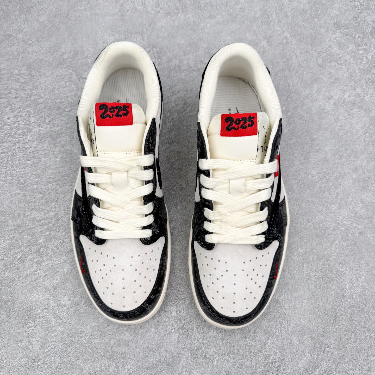 ＃福利特价‼️Air Jordan AJ1 Low 低帮倒钩联名定制配色 原厂内置气垫魔块 A模大底 头