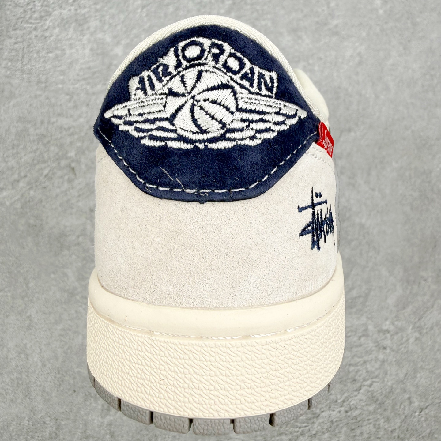 ＃福利特价‼️Air Jordan AJ1 Low 低帮倒钩联名定制配色 原厂内置气垫魔块 A模大底 头