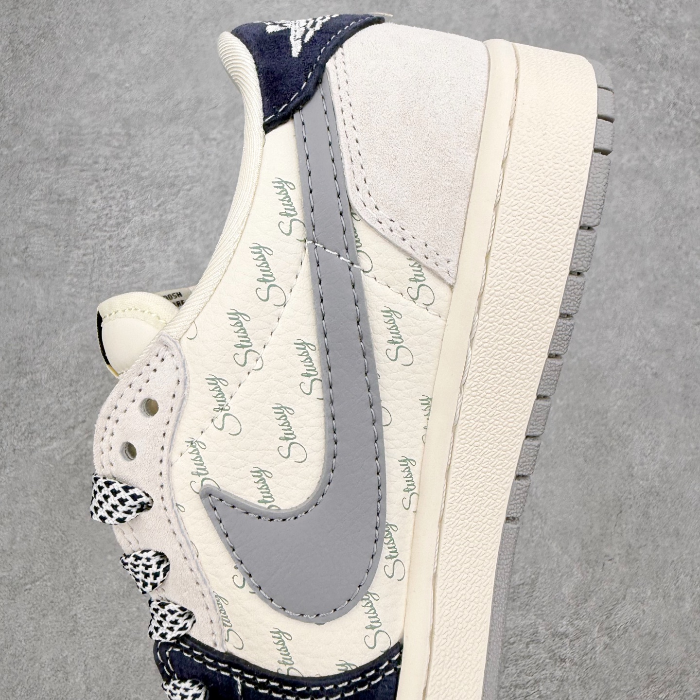 ＃福利特价‼️Air Jordan AJ1 Low 低帮倒钩联名定制配色 原厂内置气垫魔块 A模大底 头