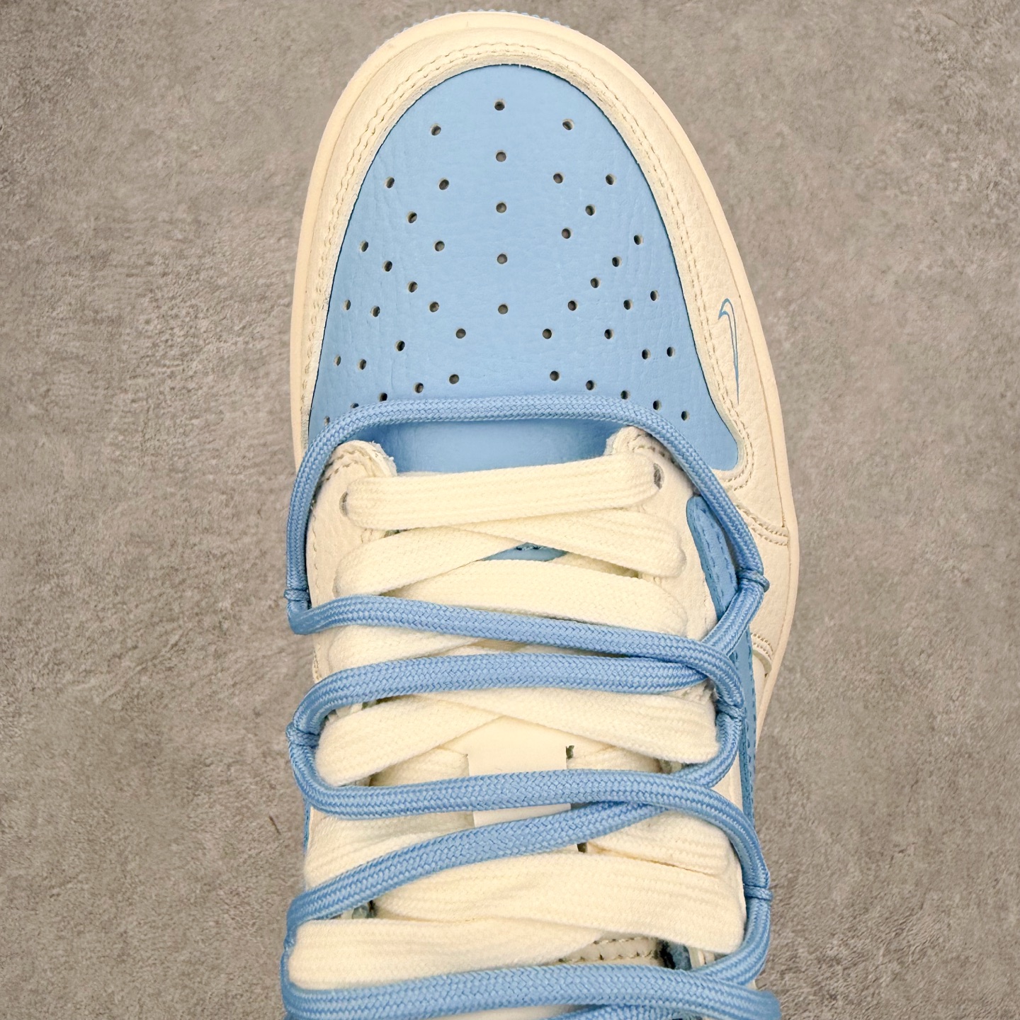 ＃福利特价‼️Air Jordan AJ1 Low 低帮倒钩联名定制配色 原厂内置气垫魔块 A模大底 头