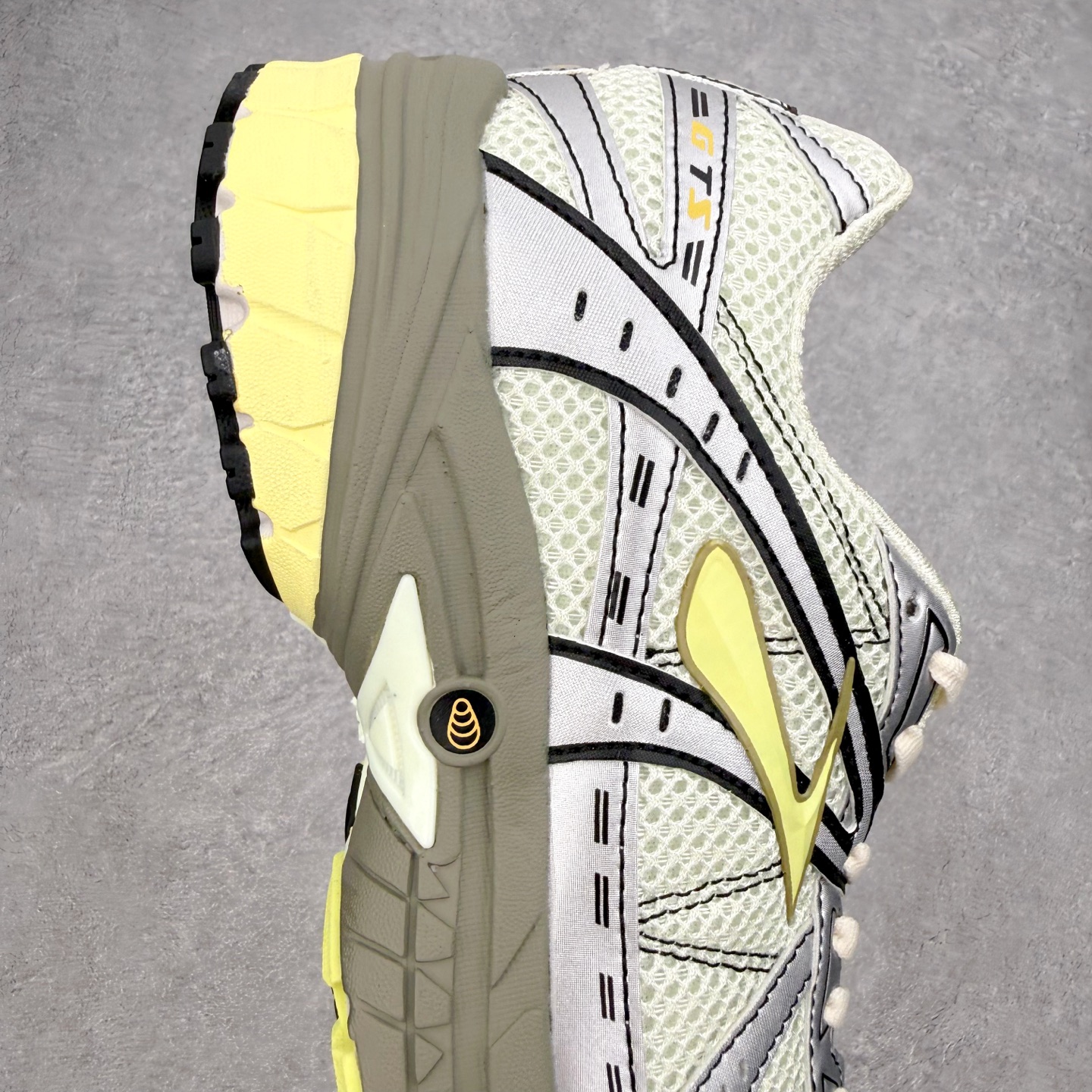 Brooks布鲁克斯 Adrenaline GTS 10 舒适贴合 跑步鞋 男女同款 Brooks 四大