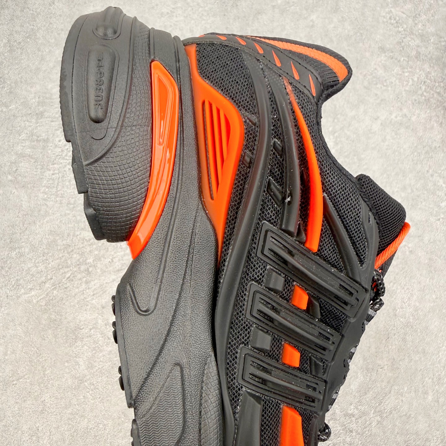 Pharrell x adidas Adistar Jellyfish 低帮水母复古风老爹鞋 Adist