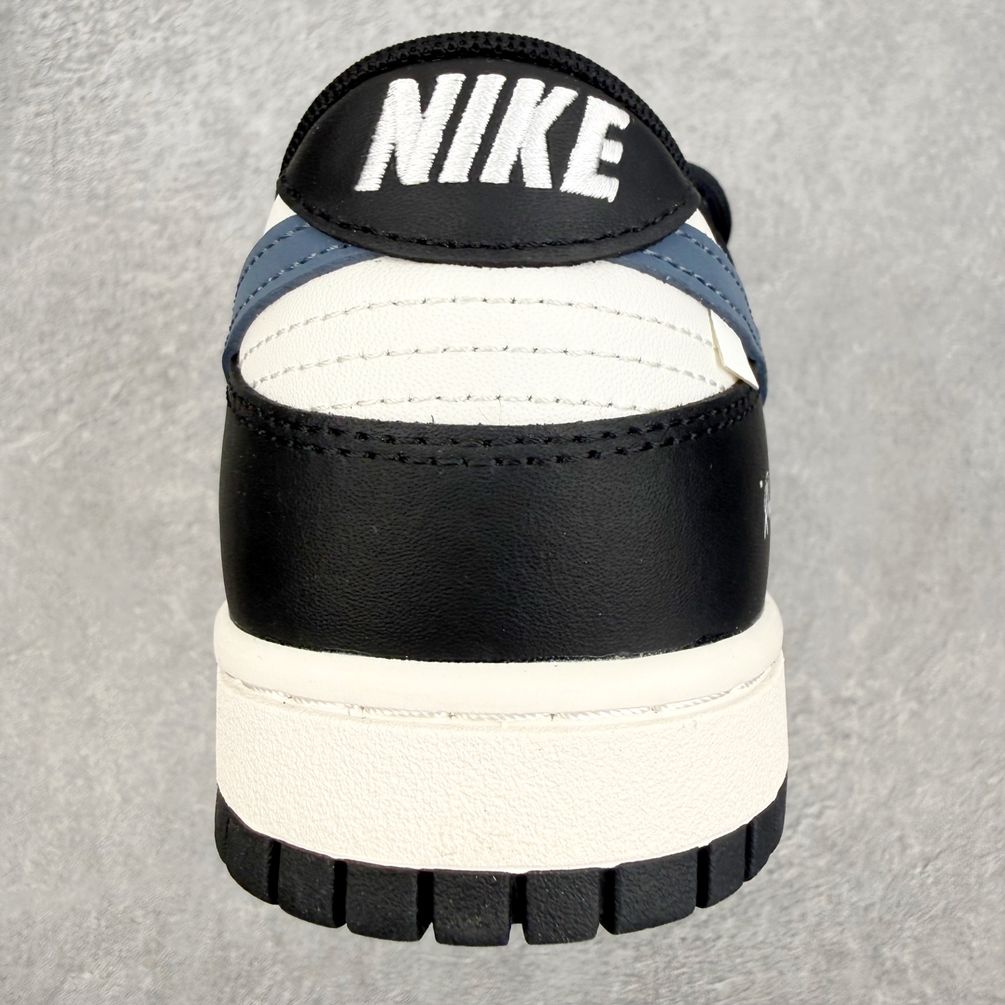 ＃YC纯原 NK Dunk Low 浩瀚星辰 BB0620-122 当夜幕低垂，深邃的海军蓝如同无垠的深