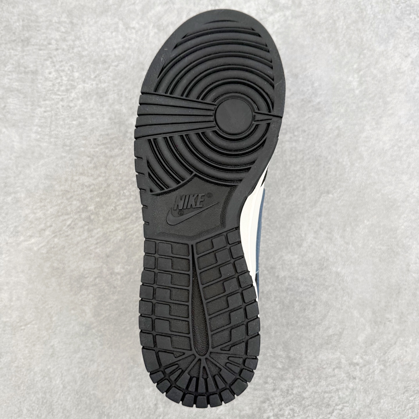 ＃YC纯原 NK Dunk Low 浩瀚星辰 BB0620-122 当夜幕低垂，深邃的海军蓝如同无垠的深