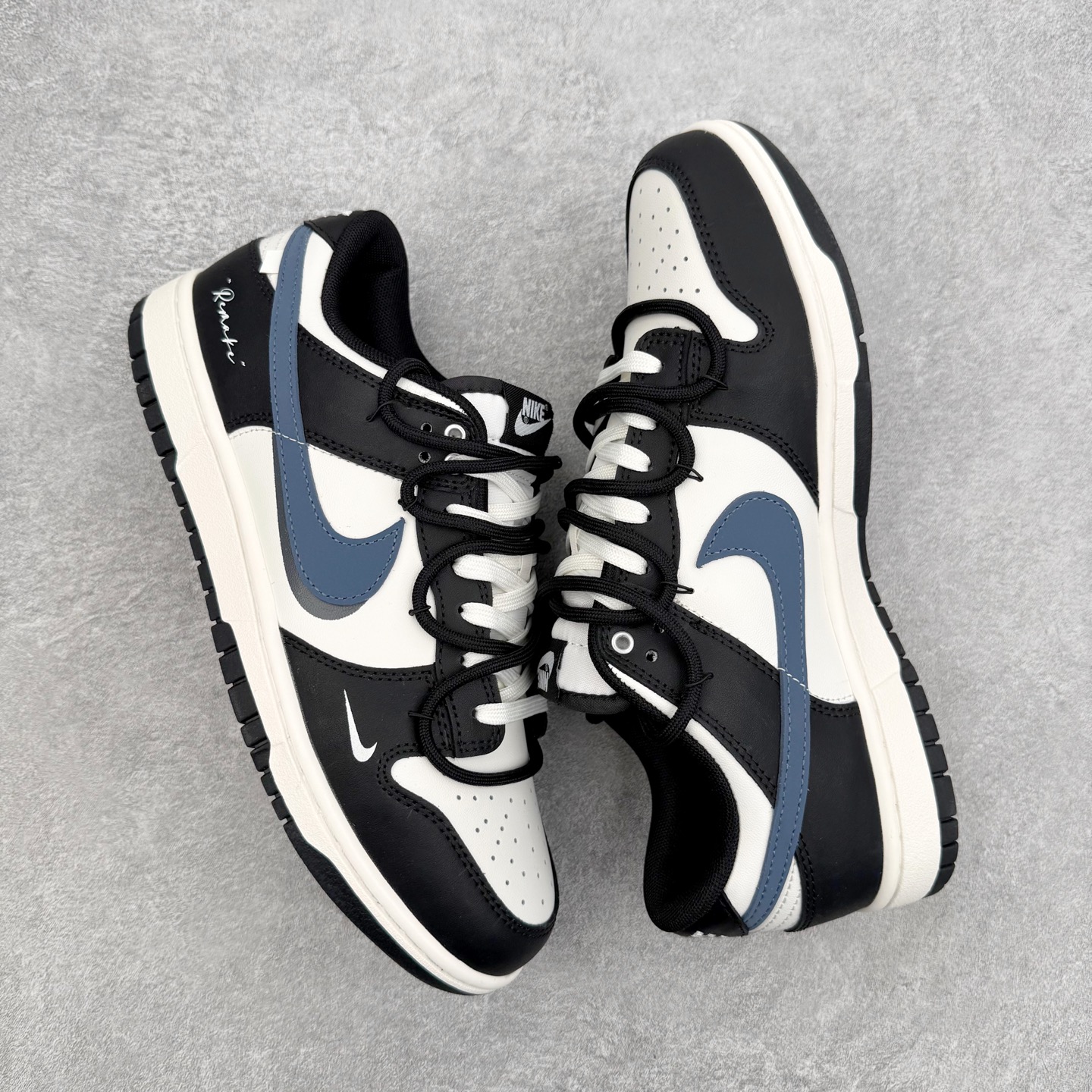 ＃YC纯原 NK Dunk Low 浩瀚星辰 BB0620-122 当夜幕低垂，深邃的海军蓝如同无垠的深