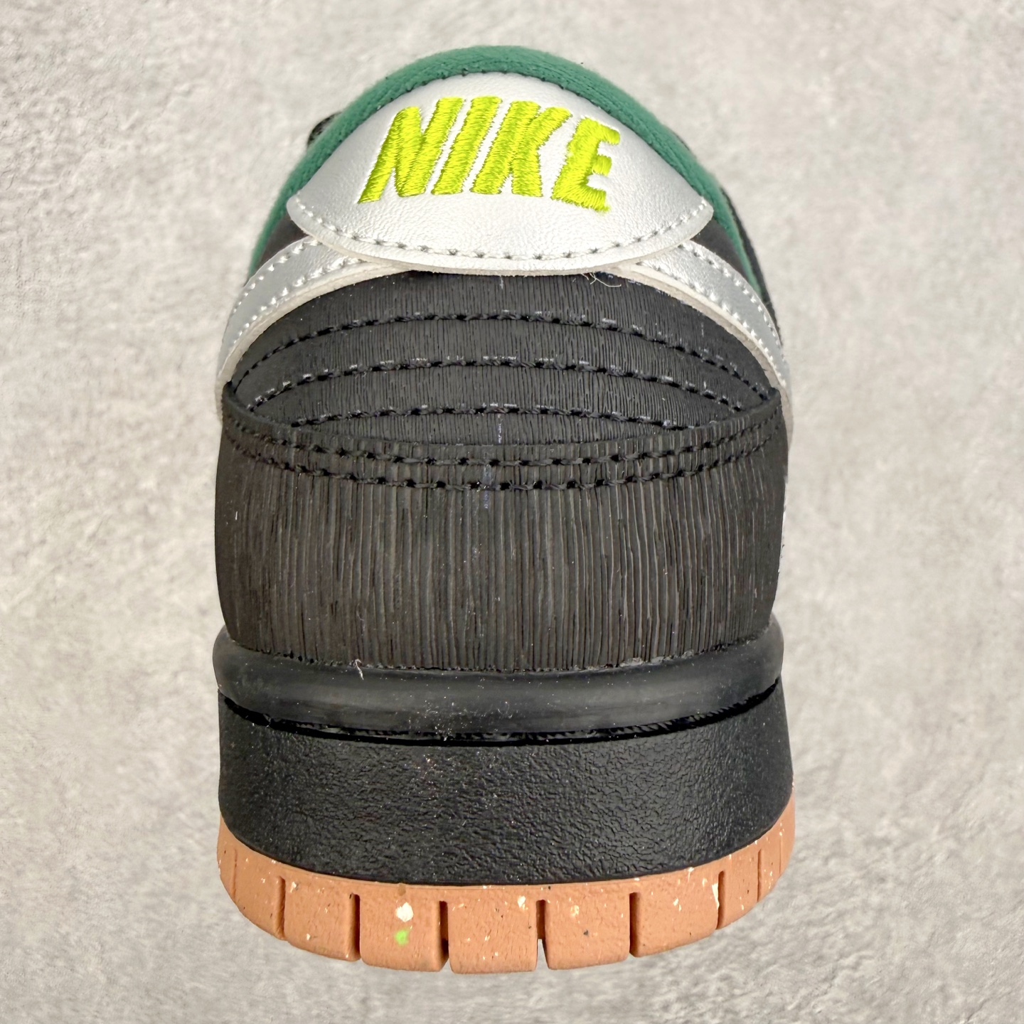 ＃YC纯原 NK SB Dunk Low 银雾 FQ7585-200 当纯粹的黑夜褪去浮华，硬朗的黑色皮