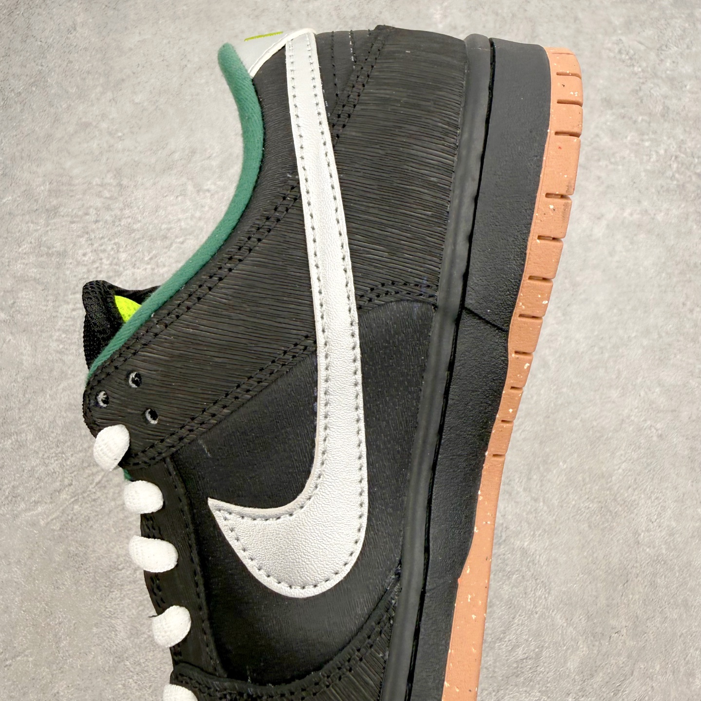 ＃YC纯原 NK SB Dunk Low 银雾 FQ7585-200 当纯粹的黑夜褪去浮华，硬朗的黑色皮