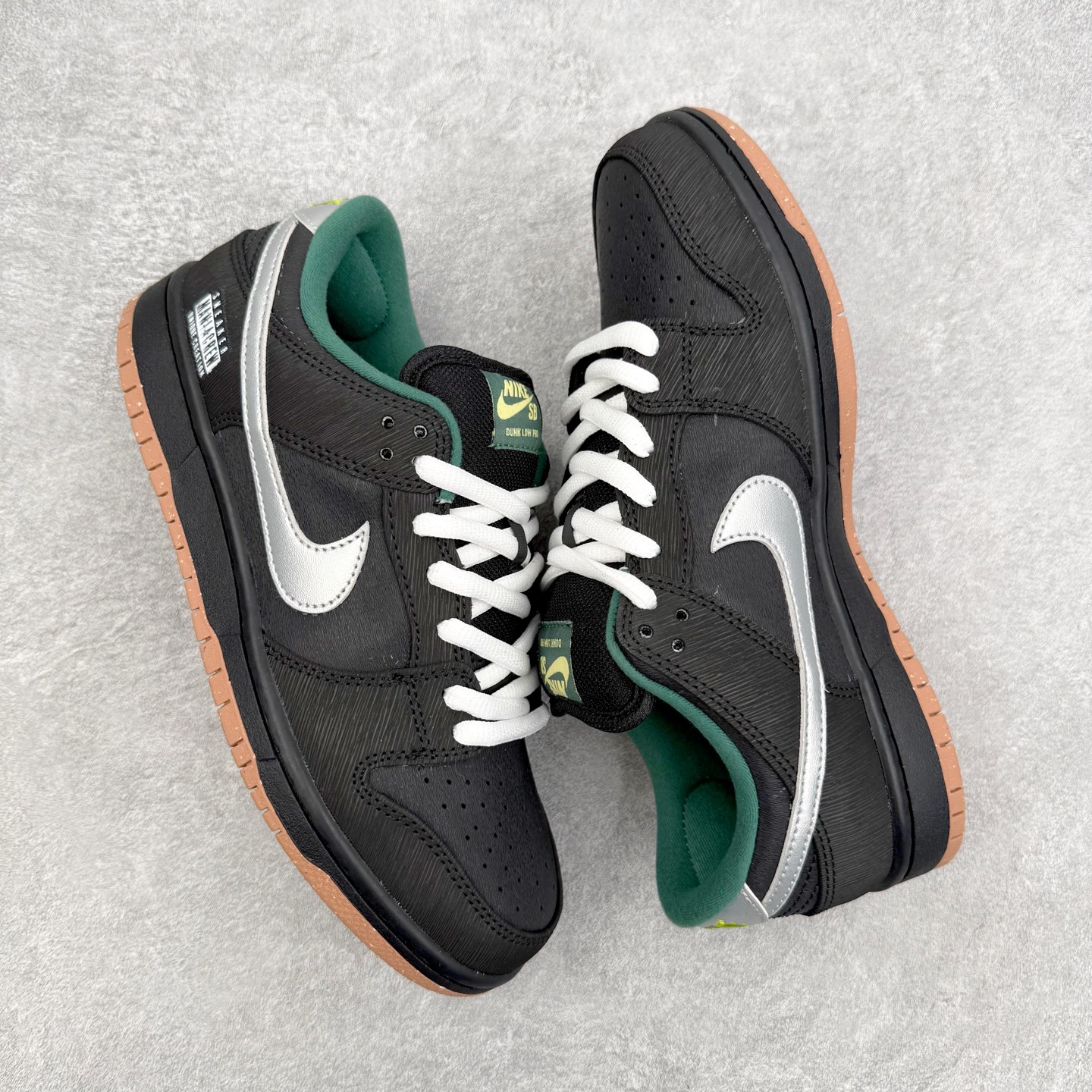 ＃YC纯原 NK SB Dunk Low 银雾 FQ7585-200 当纯粹的黑夜褪去浮华，硬朗的黑色皮