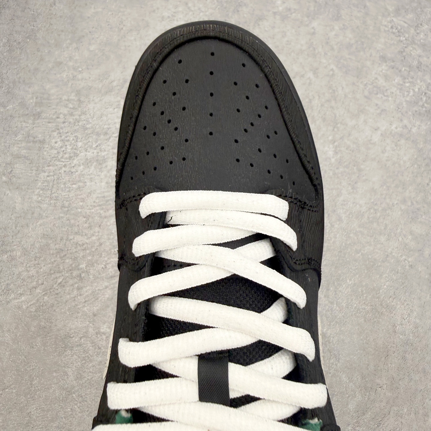 ＃YC纯原 NK SB Dunk Low 银雾 FQ7585-200 当纯粹的黑夜褪去浮华，硬朗的黑色皮