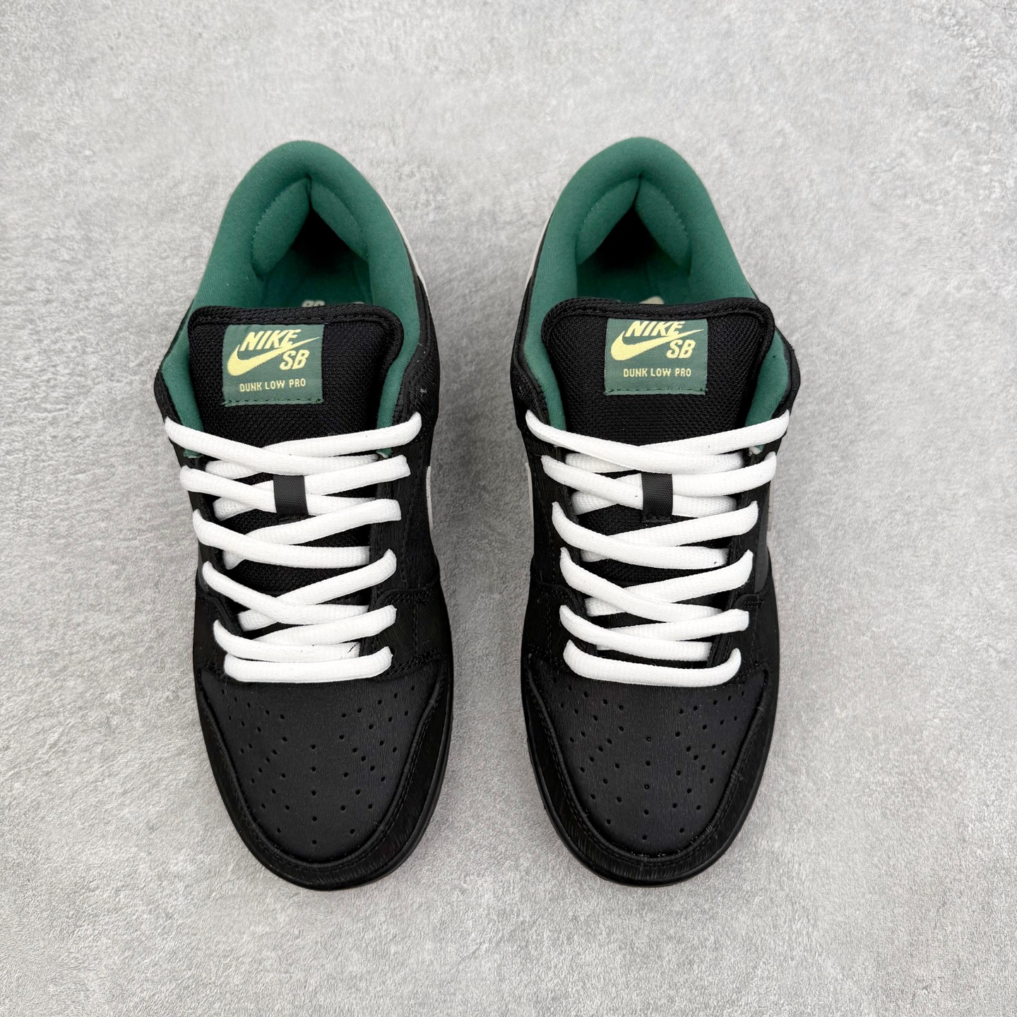 ＃YC纯原 NK SB Dunk Low 银雾 FQ7585-200 当纯粹的黑夜褪去浮华，硬朗的黑色皮
