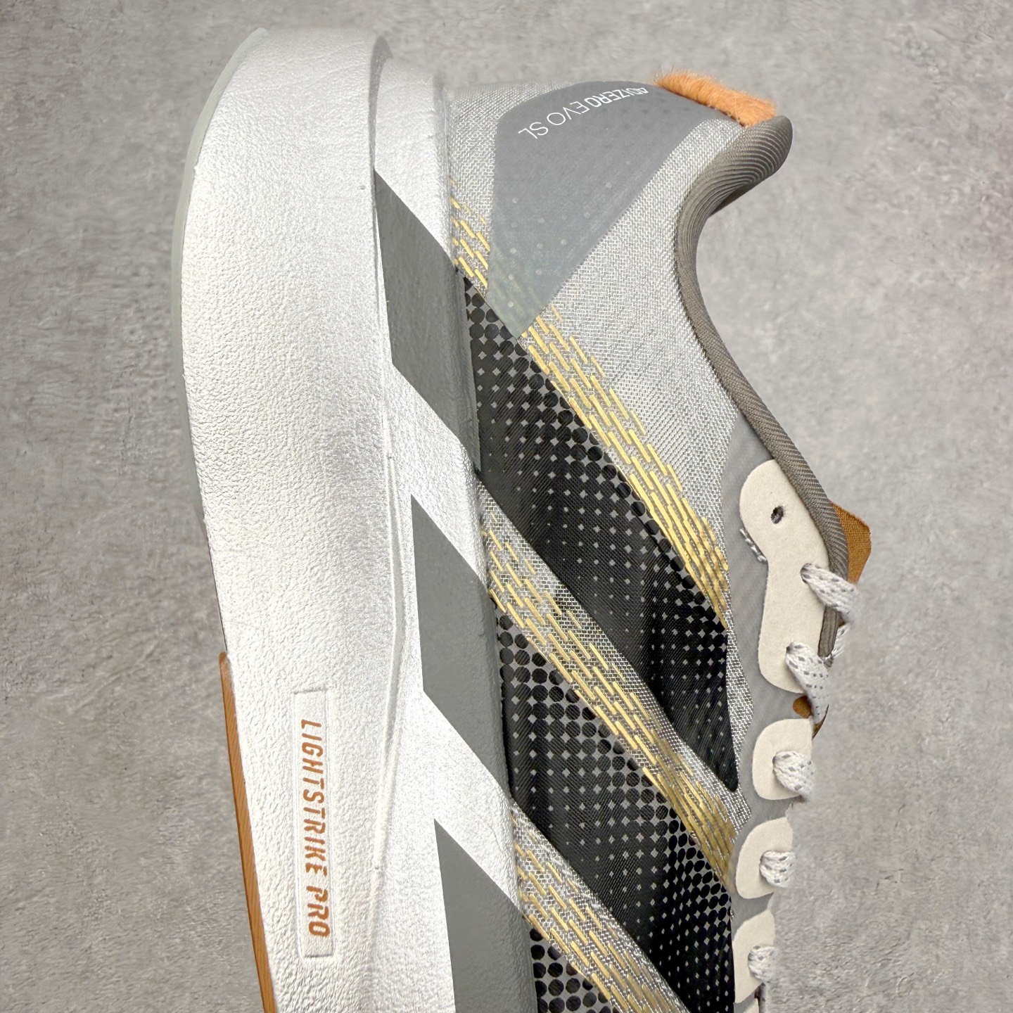 AD Adizero EVO SL M 马拉松竞速专业跑鞋 KK4310 CELERMESH针织网面非常