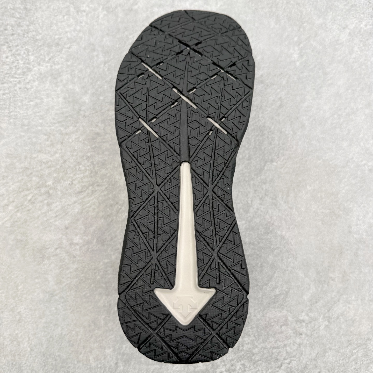 迪桑特DESCENTE TRAINING系列 CIRCUIT WIRE 2.0 BOA舒适贴合耐磨训练鞋