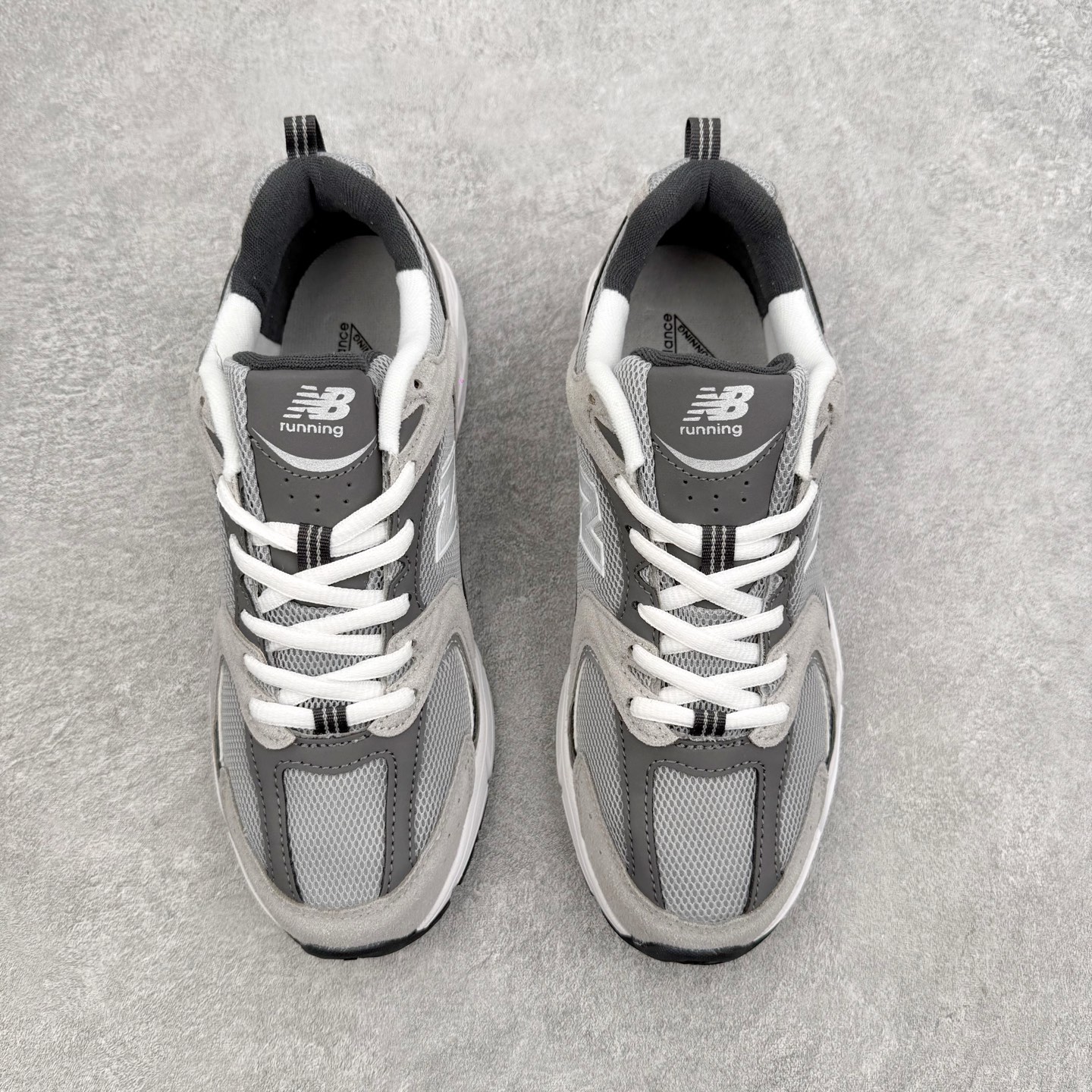 New Balance NB530 新百伦复古透气跑步鞋 抛弃过往以皮革为主的人气轮廓 以极具复古风范的