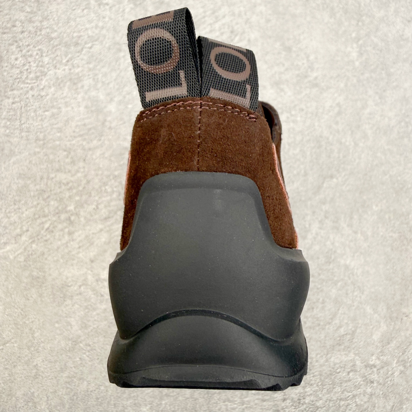 LOEWE罗意威 Grip 提花织带圆头系带低帮生活休闲鞋 1846 年，历史悠久的皮具品牌 Loewe