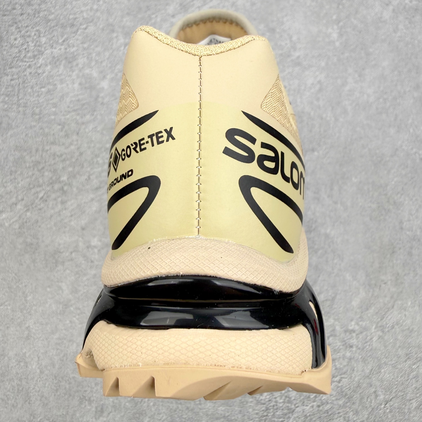 图片[8]-Salomon XT-6 萨洛蒙复古潮流户外机能登山跑鞋 纯原外贸平台特供订单 耗时半年巨作 全套原纸板楦头开发 原厂特供网布配套加持 确保原汁原味 完美呈现版型 原档数据独家私模五层组合大底 原装Ortholite轻量化鞋垫 中底布带钢印编号 原厂TPU锁扣 进口港宝加持 后跟自然饱满 还原公司包裹性 鞋面以“锯齿”状的包裹系统呈现 在基色底之下加入了各种色点缀 将公司的最新技术和时尚前卫的造型融入耐用的长跑款式中 鞋面由 TPU 薄膜制成 并焊接在高耐磨网眼上 使其既时尚又坚固 由 ACS底盘支撑 可增强稳定性和支撑力 以及由橡胶凸耳 Contragrip外底覆盖的 EVA 缓冲中底 旨在应对崎岖的地形 鞋舌上的彩色Salomon 标签、Quicklace 系统以及鞋头、鞋舌和鞋跟上的附加品牌使细节更加完美 让穿着者可以轻松驾驭户外与通勤下的任何运动生活场景 无缝鞋身户外随意纵横 颜值与脚感兼备 出街通勤 绝对非常吸睛 你值得拥有 尺码：36 36.5 37.5 38 38.5 39 40 40.5 41 42 42.5 43 44 44.5 45 注意：偏小1码-选品中心