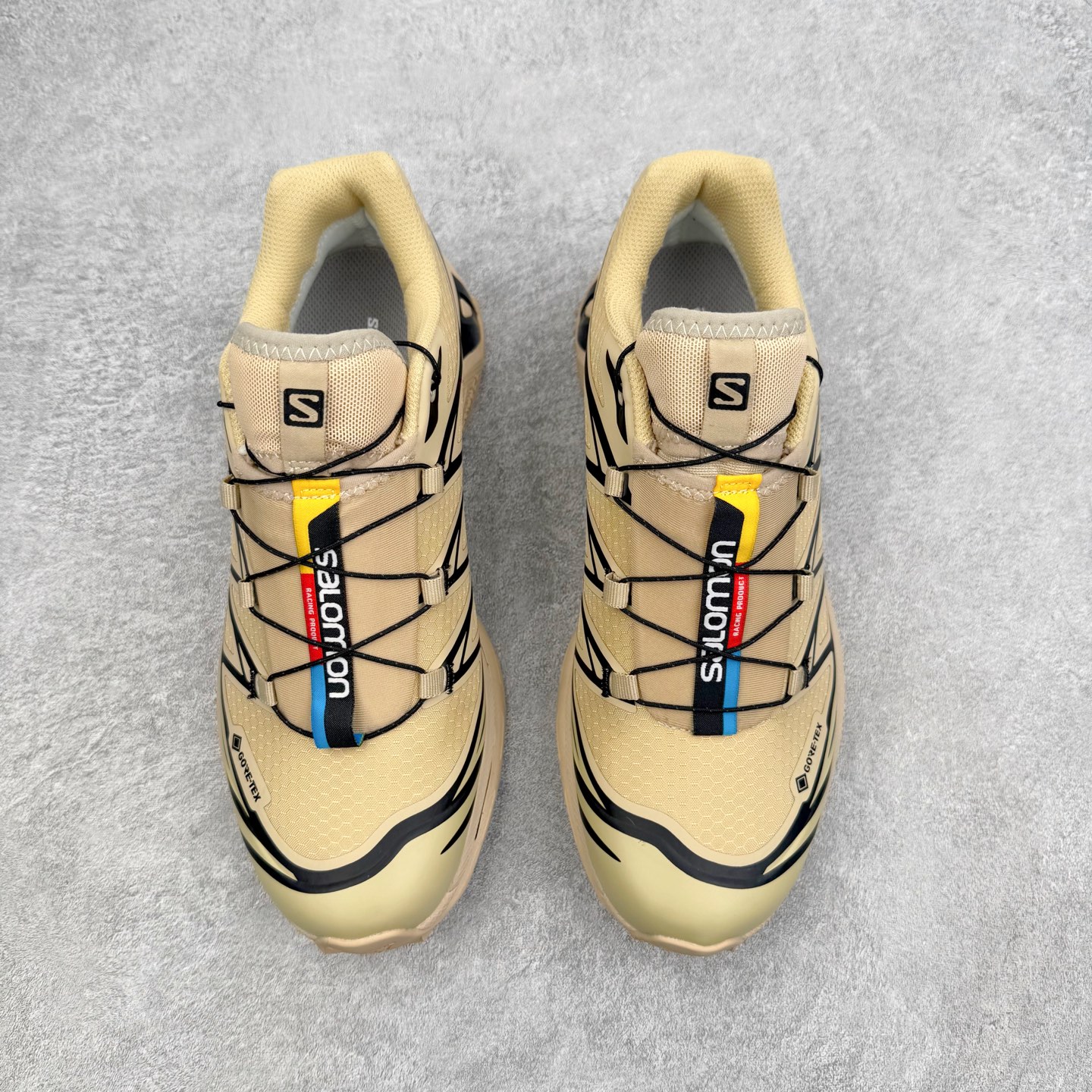 图片[2]-Salomon XT-6 萨洛蒙复古潮流户外机能登山跑鞋 纯原外贸平台特供订单 耗时半年巨作 全套原纸板楦头开发 原厂特供网布配套加持 确保原汁原味 完美呈现版型 原档数据独家私模五层组合大底 原装Ortholite轻量化鞋垫 中底布带钢印编号 原厂TPU锁扣 进口港宝加持 后跟自然饱满 还原公司包裹性 鞋面以“锯齿”状的包裹系统呈现 在基色底之下加入了各种色点缀 将公司的最新技术和时尚前卫的造型融入耐用的长跑款式中 鞋面由 TPU 薄膜制成 并焊接在高耐磨网眼上 使其既时尚又坚固 由 ACS底盘支撑 可增强稳定性和支撑力 以及由橡胶凸耳 Contragrip外底覆盖的 EVA 缓冲中底 旨在应对崎岖的地形 鞋舌上的彩色Salomon 标签、Quicklace 系统以及鞋头、鞋舌和鞋跟上的附加品牌使细节更加完美 让穿着者可以轻松驾驭户外与通勤下的任何运动生活场景 无缝鞋身户外随意纵横 颜值与脚感兼备 出街通勤 绝对非常吸睛 你值得拥有 尺码：36 36.5 37.5 38 38.5 39 40 40.5 41 42 42.5 43 44 44.5 45 注意：偏小1码-选品中心