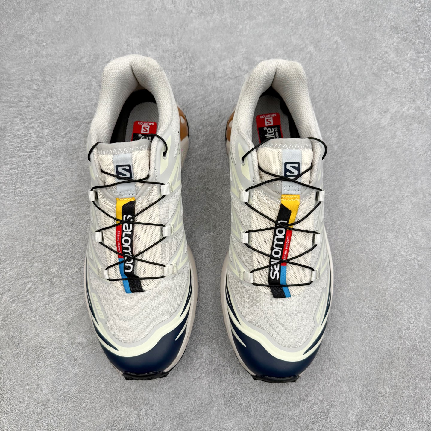 图片[2]-Salomon XT-6 萨洛蒙复古潮流户外机能登山跑鞋 纯原外贸平台特供订单 耗时半年巨作 全套原纸板楦头开发 原厂特供网布配套加持 确保原汁原味 完美呈现版型 原档数据独家私模五层组合大底 原装Ortholite轻量化鞋垫 中底布带钢印编号 原厂TPU锁扣 进口港宝加持 后跟自然饱满 还原公司包裹性 鞋面以“锯齿”状的包裹系统呈现 在基色底之下加入了各种色点缀 将公司的最新技术和时尚前卫的造型融入耐用的长跑款式中 鞋面由 TPU 薄膜制成 并焊接在高耐磨网眼上 使其既时尚又坚固 由 ACS底盘支撑 可增强稳定性和支撑力 以及由橡胶凸耳 Contragrip外底覆盖的 EVA 缓冲中底 旨在应对崎岖的地形 鞋舌上的彩色Salomon 标签、Quicklace 系统以及鞋头、鞋舌和鞋跟上的附加品牌使细节更加完美 让穿着者可以轻松驾驭户外与通勤下的任何运动生活场景 无缝鞋身户外随意纵横 颜值与脚感兼备 出街通勤 绝对非常吸睛 你值得拥有 尺码：36 36.5 37.5 38 38.5 39 40 40.5 41 42 42.5 43 44 44.5 45 注意：偏小1码-选品中心