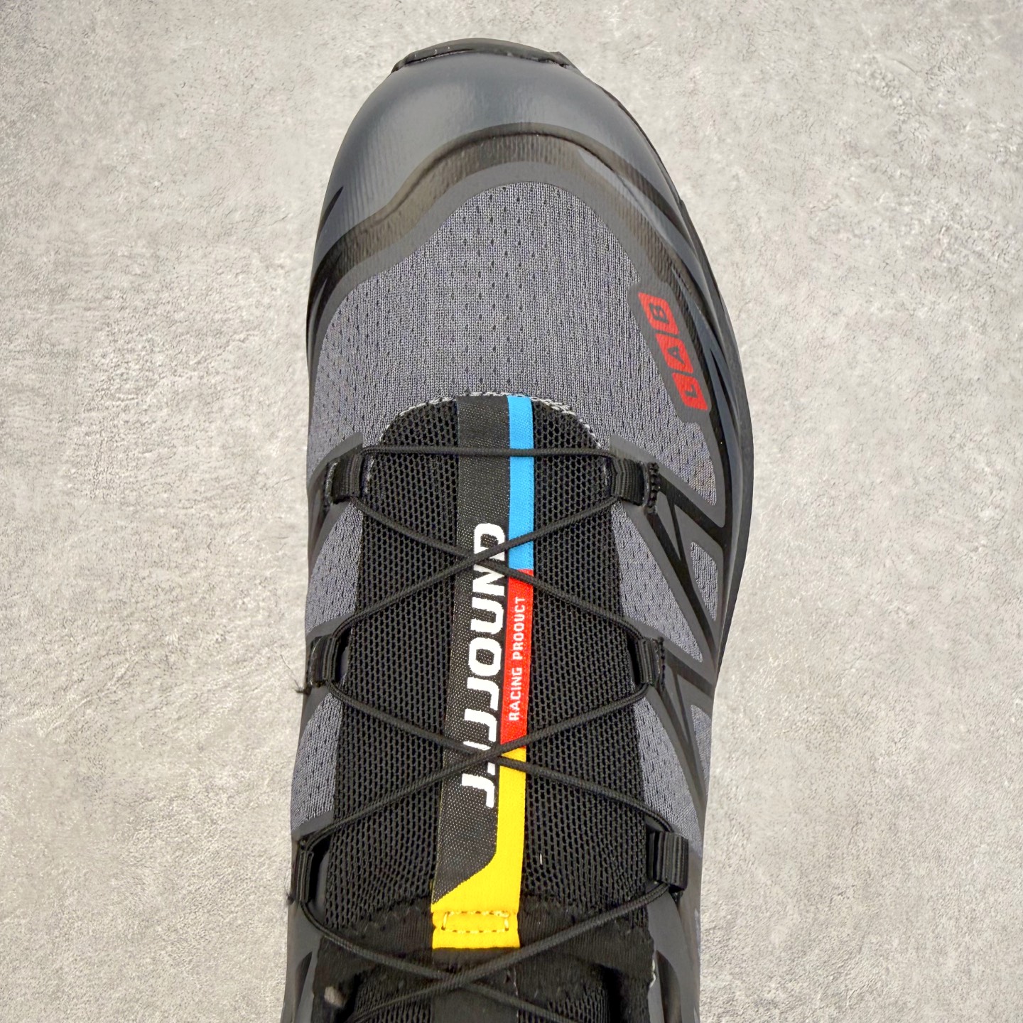 图片[4]-Salomon XT-6 萨洛蒙复古潮流户外机能登山跑鞋 纯原外贸平台特供订单 耗时半年巨作 全套原纸板楦头开发 原厂特供网布配套加持 确保原汁原味 完美呈现版型 原档数据独家私模五层组合大底 原装Ortholite轻量化鞋垫 中底布带钢印编号 原厂TPU锁扣 进口港宝加持 后跟自然饱满 还原公司包裹性 鞋面以“锯齿”状的包裹系统呈现 在基色底之下加入了各种色点缀 将公司的最新技术和时尚前卫的造型融入耐用的长跑款式中 鞋面由 TPU 薄膜制成 并焊接在高耐磨网眼上 使其既时尚又坚固 由 ACS底盘支撑 可增强稳定性和支撑力 以及由橡胶凸耳 Contragrip外底覆盖的 EVA 缓冲中底 旨在应对崎岖的地形 鞋舌上的彩色Salomon 标签、Quicklace 系统以及鞋头、鞋舌和鞋跟上的附加品牌使细节更加完美 让穿着者可以轻松驾驭户外与通勤下的任何运动生活场景 无缝鞋身户外随意纵横 颜值与脚感兼备 出街通勤 绝对非常吸睛 你值得拥有 尺码：36 36.5 37.5 38 38.5 39 40 40.5 41 42 42.5 43 44 44.5 45 注意：偏小1码-选品中心