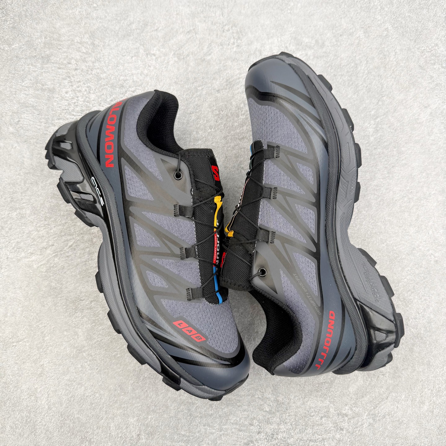 图片[3]-Salomon XT-6 萨洛蒙复古潮流户外机能登山跑鞋 纯原外贸平台特供订单 耗时半年巨作 全套原纸板楦头开发 原厂特供网布配套加持 确保原汁原味 完美呈现版型 原档数据独家私模五层组合大底 原装Ortholite轻量化鞋垫 中底布带钢印编号 原厂TPU锁扣 进口港宝加持 后跟自然饱满 还原公司包裹性 鞋面以“锯齿”状的包裹系统呈现 在基色底之下加入了各种色点缀 将公司的最新技术和时尚前卫的造型融入耐用的长跑款式中 鞋面由 TPU 薄膜制成 并焊接在高耐磨网眼上 使其既时尚又坚固 由 ACS底盘支撑 可增强稳定性和支撑力 以及由橡胶凸耳 Contragrip外底覆盖的 EVA 缓冲中底 旨在应对崎岖的地形 鞋舌上的彩色Salomon 标签、Quicklace 系统以及鞋头、鞋舌和鞋跟上的附加品牌使细节更加完美 让穿着者可以轻松驾驭户外与通勤下的任何运动生活场景 无缝鞋身户外随意纵横 颜值与脚感兼备 出街通勤 绝对非常吸睛 你值得拥有 尺码：36 36.5 37.5 38 38.5 39 40 40.5 41 42 42.5 43 44 44.5 45 注意：偏小1码-选品中心