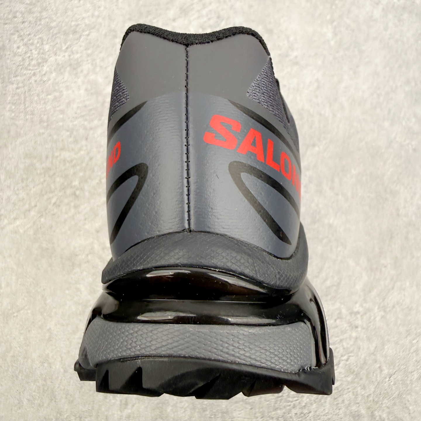 图片[8]-Salomon XT-6 萨洛蒙复古潮流户外机能登山跑鞋 纯原外贸平台特供订单 耗时半年巨作 全套原纸板楦头开发 原厂特供网布配套加持 确保原汁原味 完美呈现版型 原档数据独家私模五层组合大底 原装Ortholite轻量化鞋垫 中底布带钢印编号 原厂TPU锁扣 进口港宝加持 后跟自然饱满 还原公司包裹性 鞋面以“锯齿”状的包裹系统呈现 在基色底之下加入了各种色点缀 将公司的最新技术和时尚前卫的造型融入耐用的长跑款式中 鞋面由 TPU 薄膜制成 并焊接在高耐磨网眼上 使其既时尚又坚固 由 ACS底盘支撑 可增强稳定性和支撑力 以及由橡胶凸耳 Contragrip外底覆盖的 EVA 缓冲中底 旨在应对崎岖的地形 鞋舌上的彩色Salomon 标签、Quicklace 系统以及鞋头、鞋舌和鞋跟上的附加品牌使细节更加完美 让穿着者可以轻松驾驭户外与通勤下的任何运动生活场景 无缝鞋身户外随意纵横 颜值与脚感兼备 出街通勤 绝对非常吸睛 你值得拥有 尺码：36 36.5 37.5 38 38.5 39 40 40.5 41 42 42.5 43 44 44.5 45 注意：偏小1码-选品中心