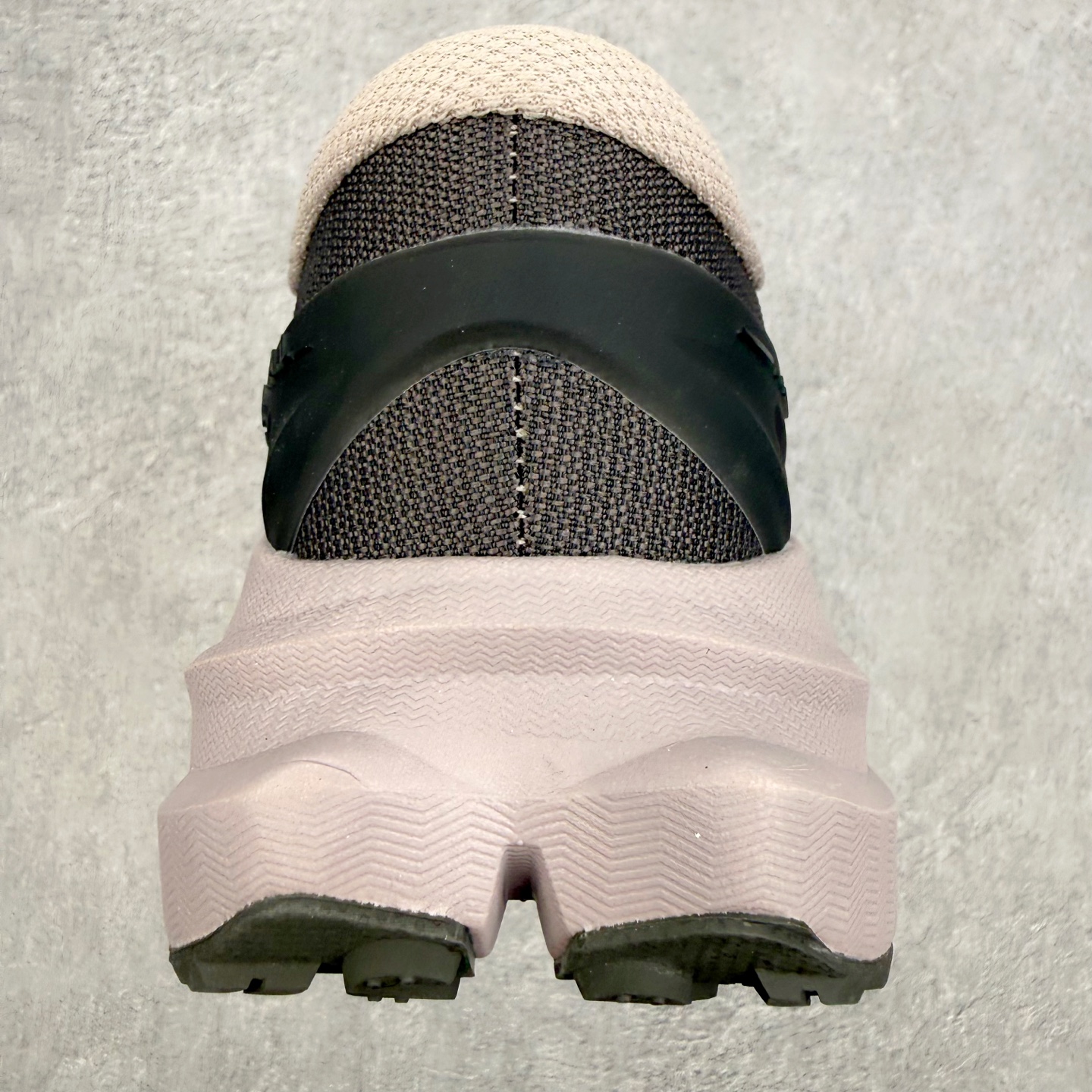 HOKA ONE ONE Mafate X 舒适轻盈低帮休闲越野跑步鞋 HOKA ONE ONE是来自美