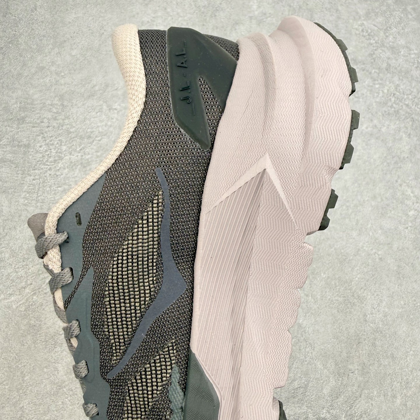 HOKA ONE ONE Mafate X 舒适轻盈低帮休闲越野跑步鞋 HOKA ONE ONE是来自美