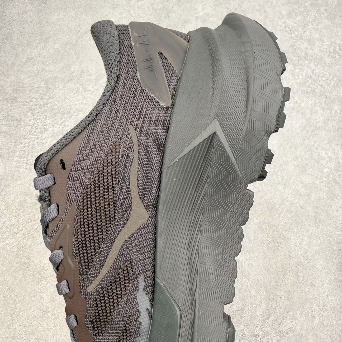 HOKA ONE ONE Mafate X 舒适轻盈低帮休闲越野跑步鞋 HOKA ONE ONE是来自美