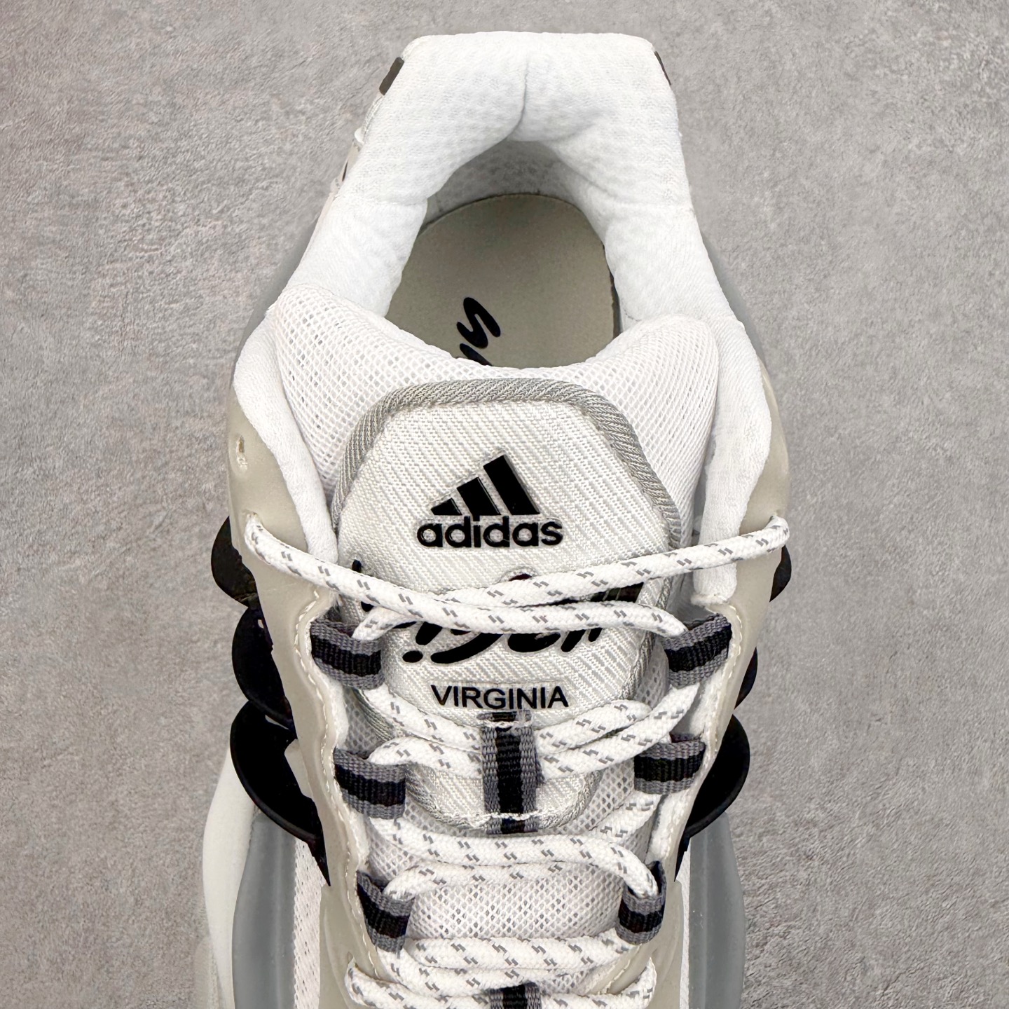Pharrell x adidas Adistar Jellyfish 低帮水母复古风老爹鞋 Adist