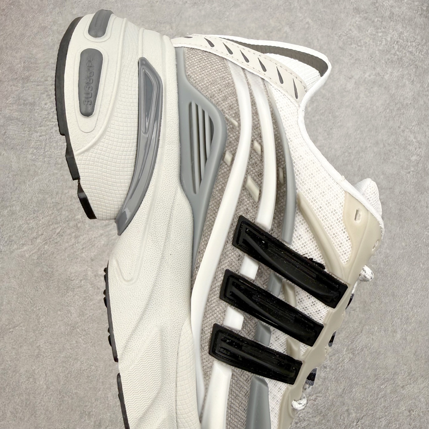 Pharrell x adidas Adistar Jellyfish 低帮水母复古风老爹鞋 Adist