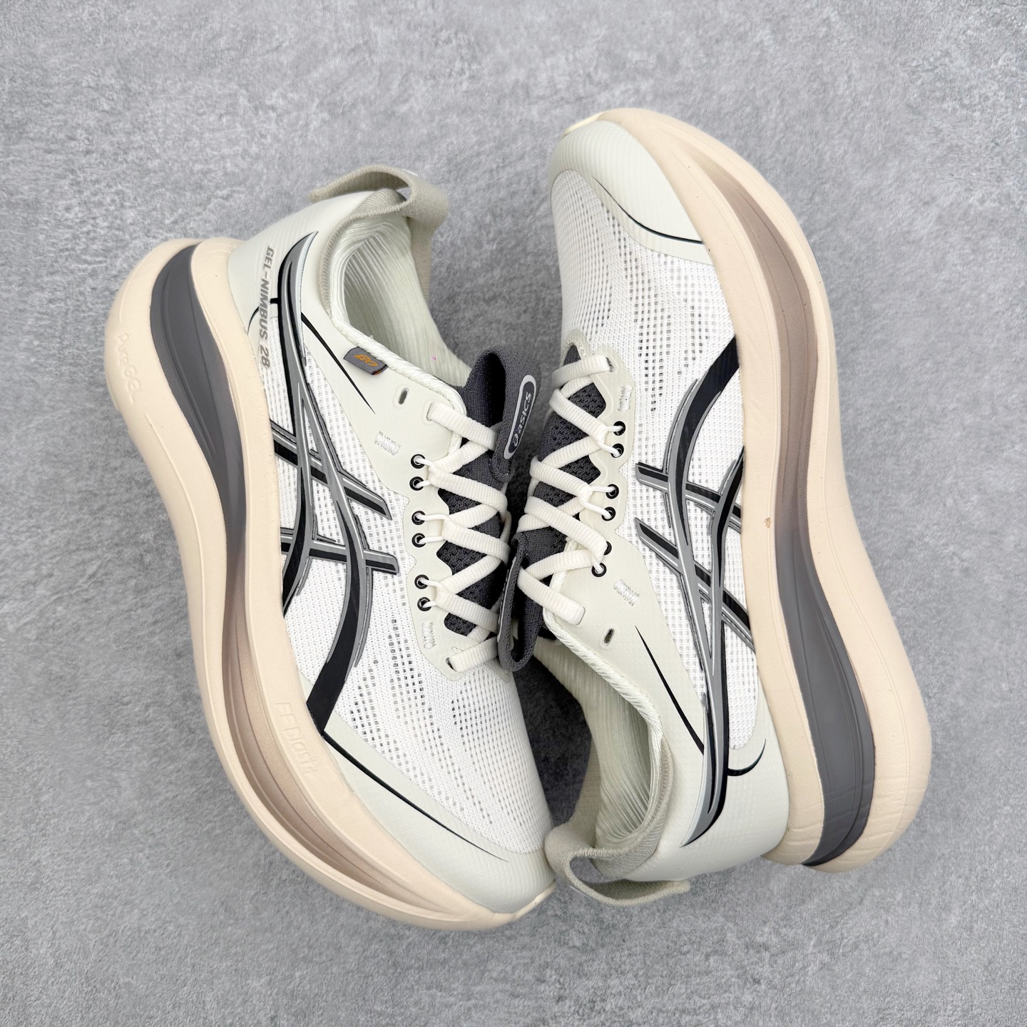 Asics GEL-Nimbus 28 亚瑟士缓震跑鞋 近年复古风潮的势头很旺 ASICS一直坚信保持身