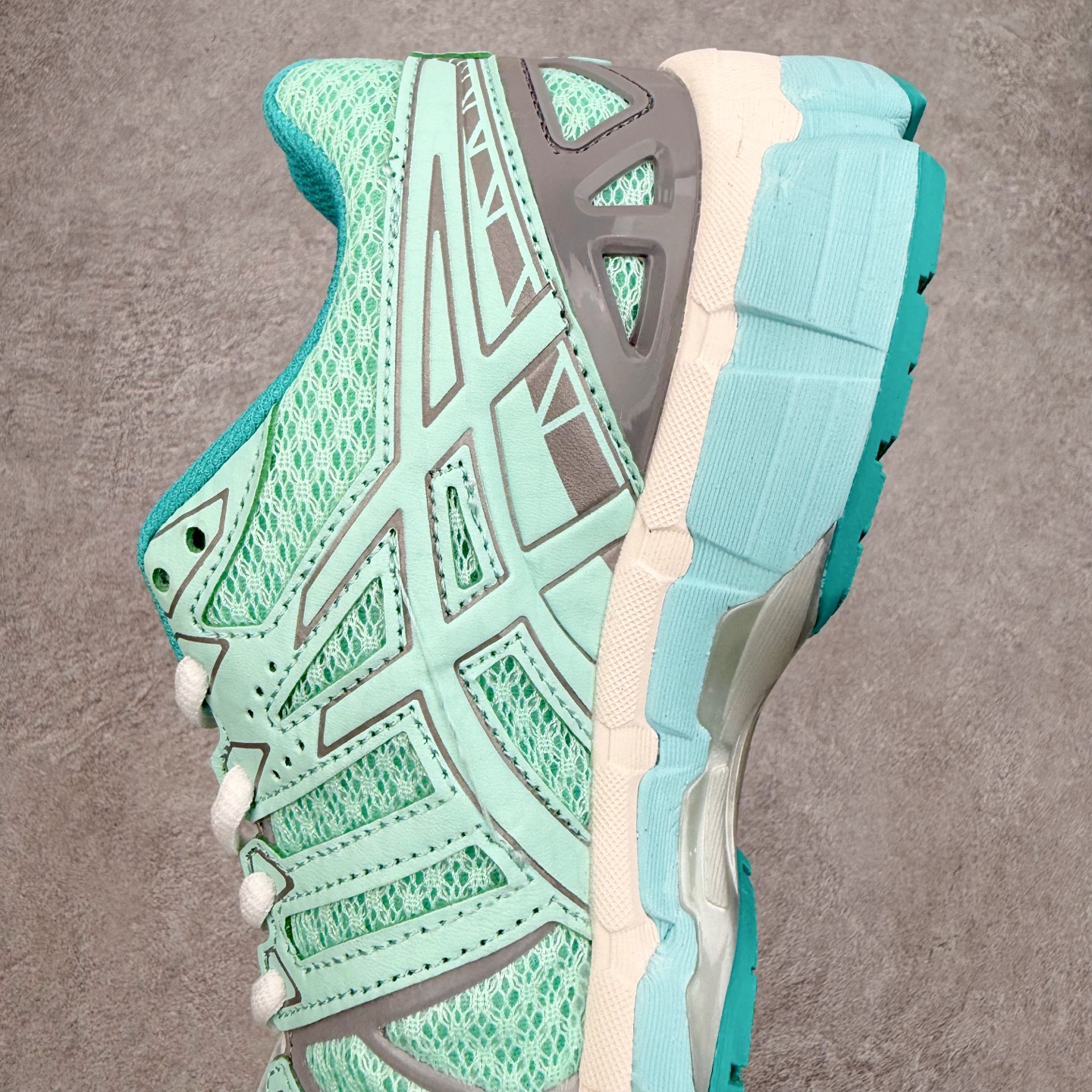 Asics Gel-kayano 20 亚瑟士舒适时尚低帮跑步鞋 GEL-KAYANO 20代问世于20