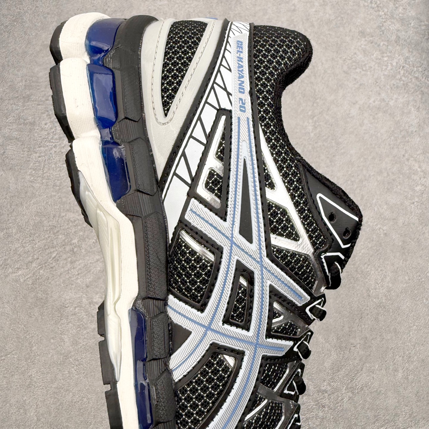 Asics Gel-kayano 20 亚瑟士舒适时尚低帮跑步鞋 GEL-KAYANO 20代问世于20