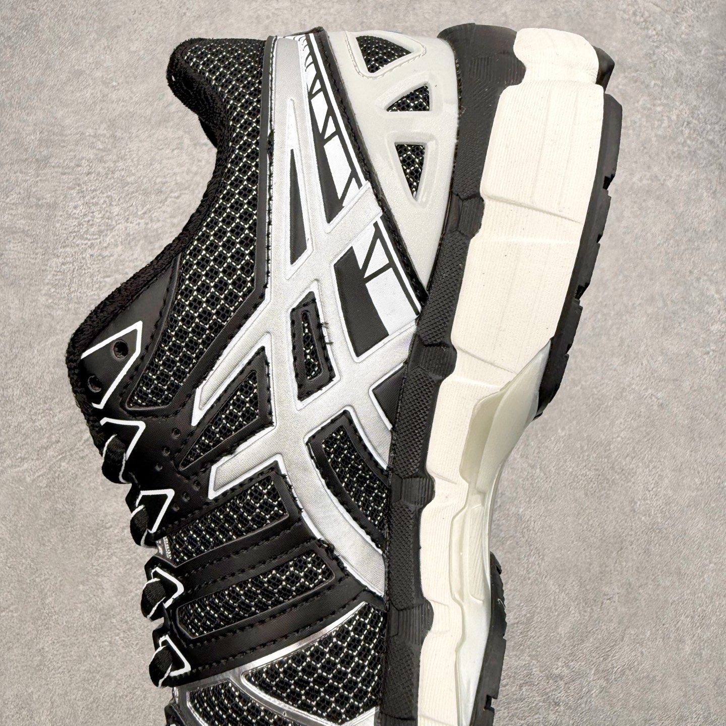 Asics Gel-kayano 20 亚瑟士舒适时尚低帮跑步鞋 GEL-KAYANO 20代问世于20