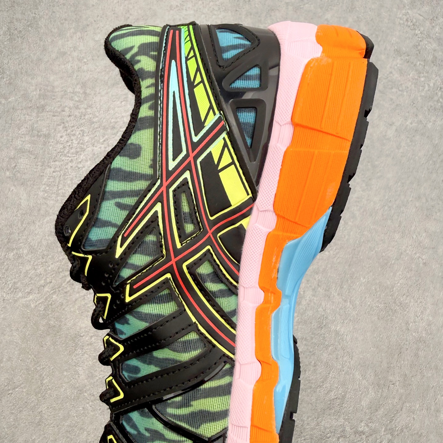 Asics Gel-kayano 20 亚瑟士舒适时尚低帮跑步鞋 GEL-KAYANO 20代问世于20