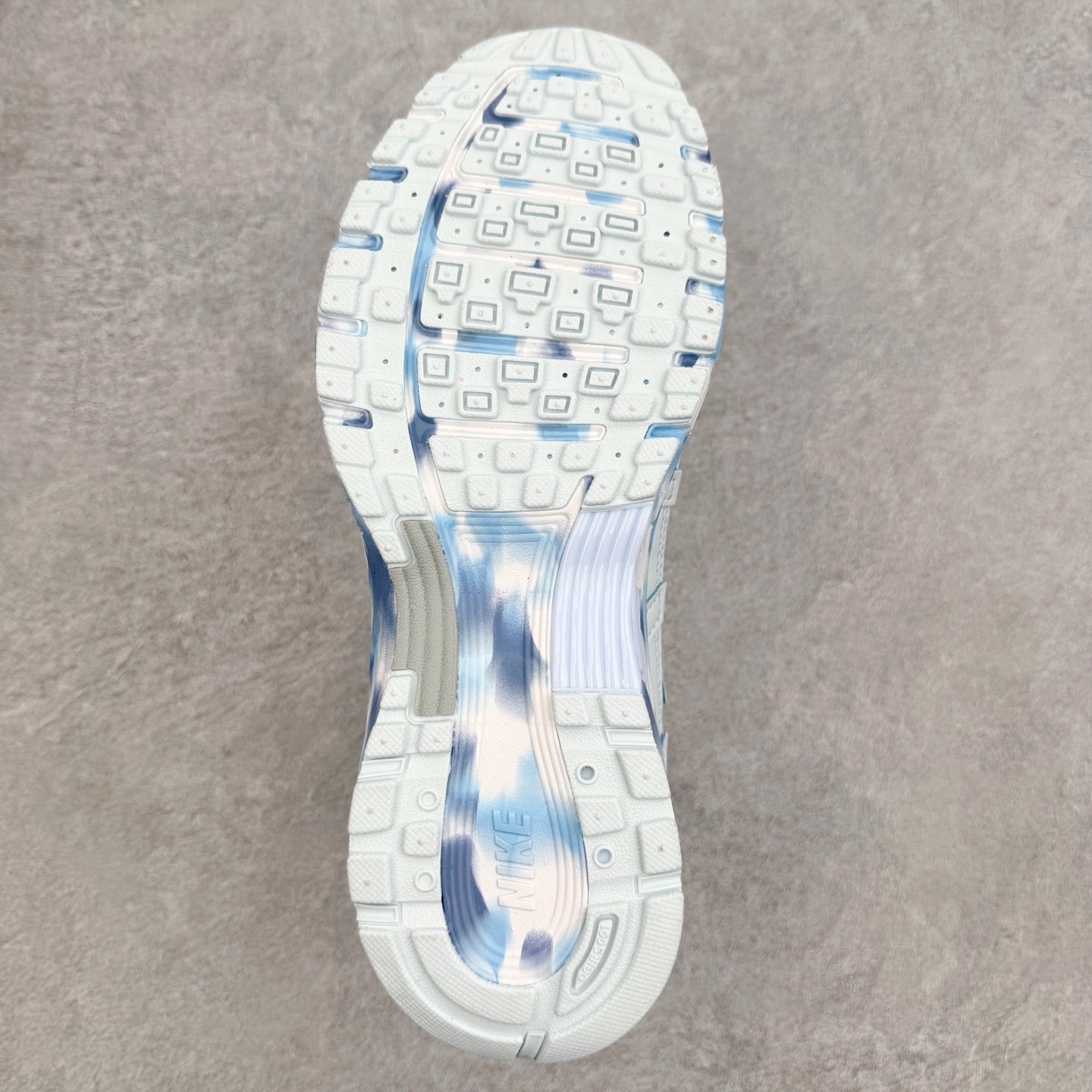 NK P-6000 系列低帮复古老爹风休闲运动舒适慢跑鞋 CD6404-608 融合 Pegasus 过