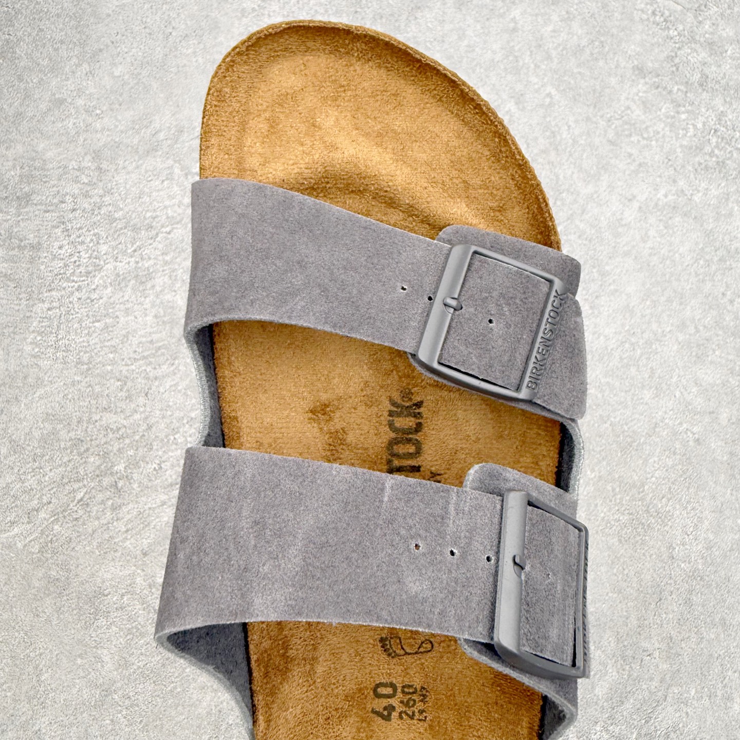 ＃福利特价‼️Birkenstock Arizona 系列勃肯皮革绒面双扣时尚凉拖鞋 牛皮绒面革质地柔软